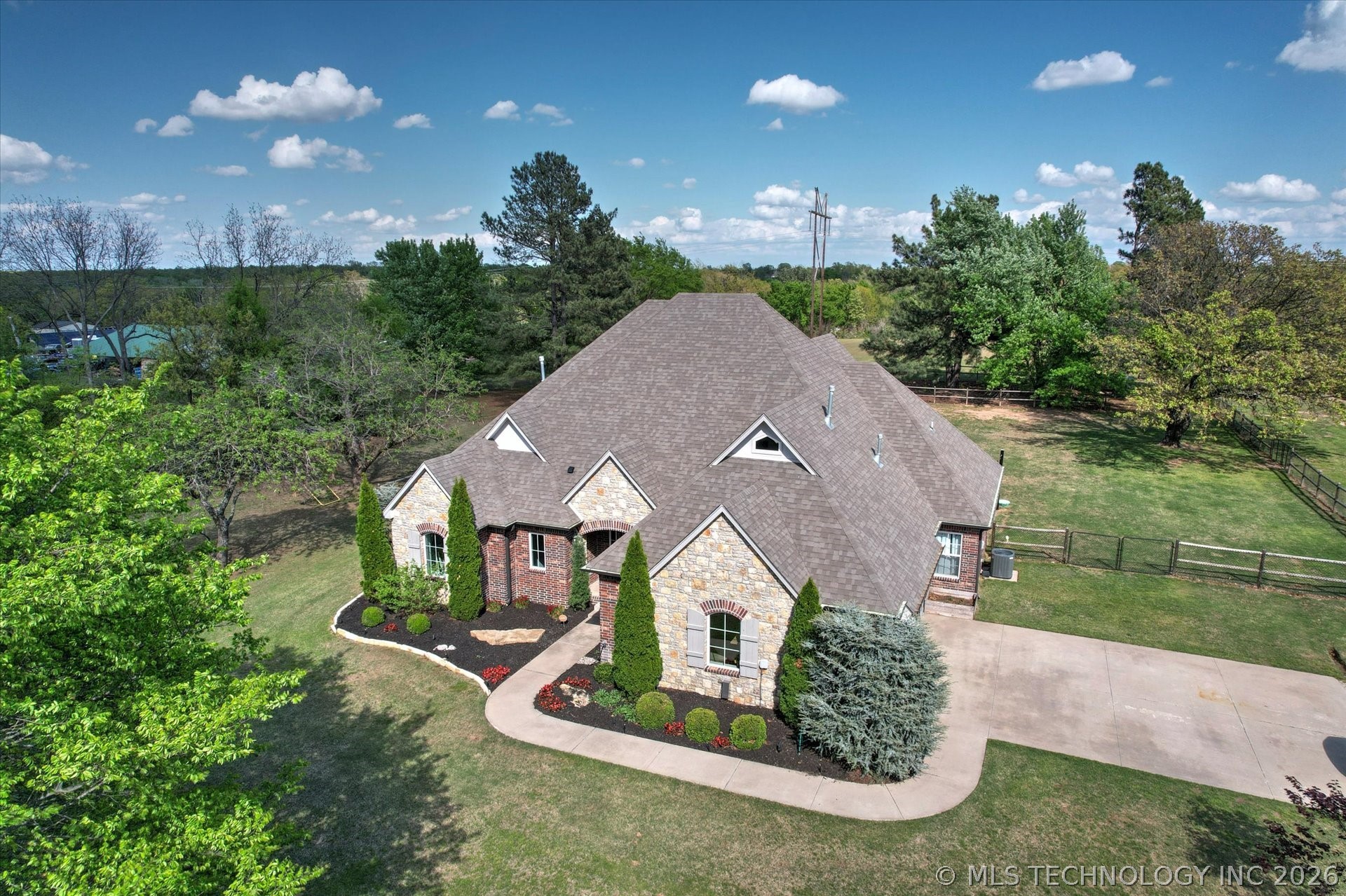 2135 S 280th East Avenue