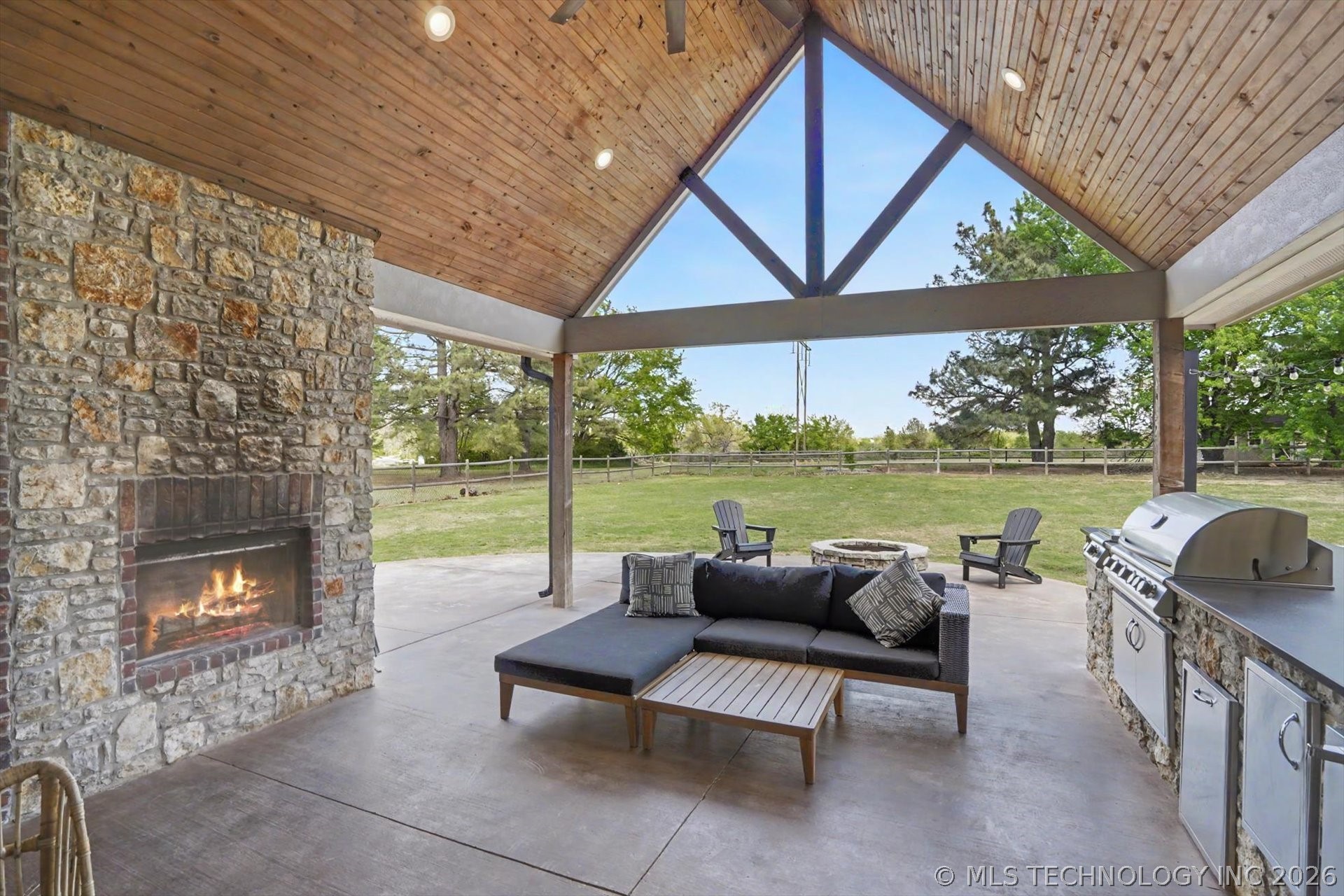 2135 S 280th East Avenue