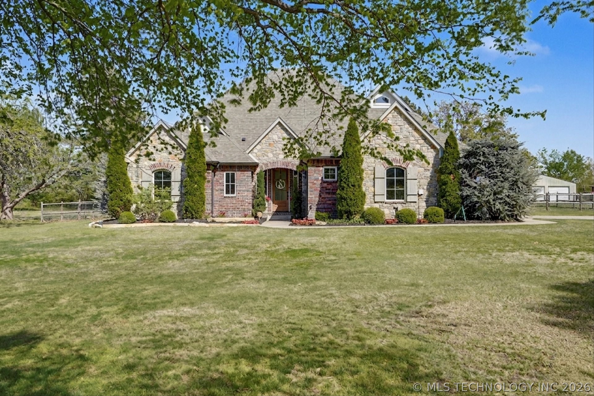 2135 S 280th East Avenue