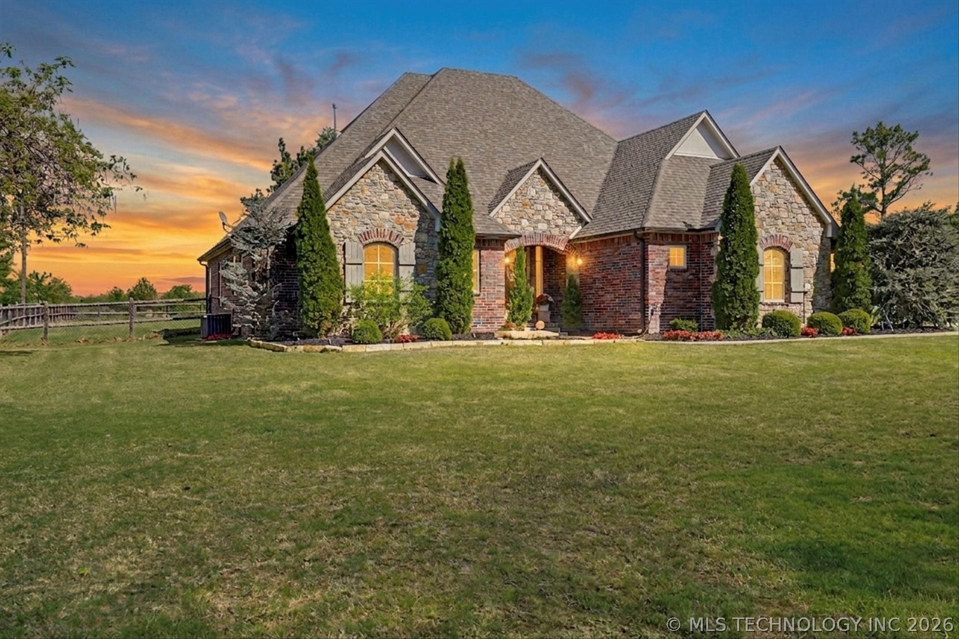 2135 S 280th East Avenue