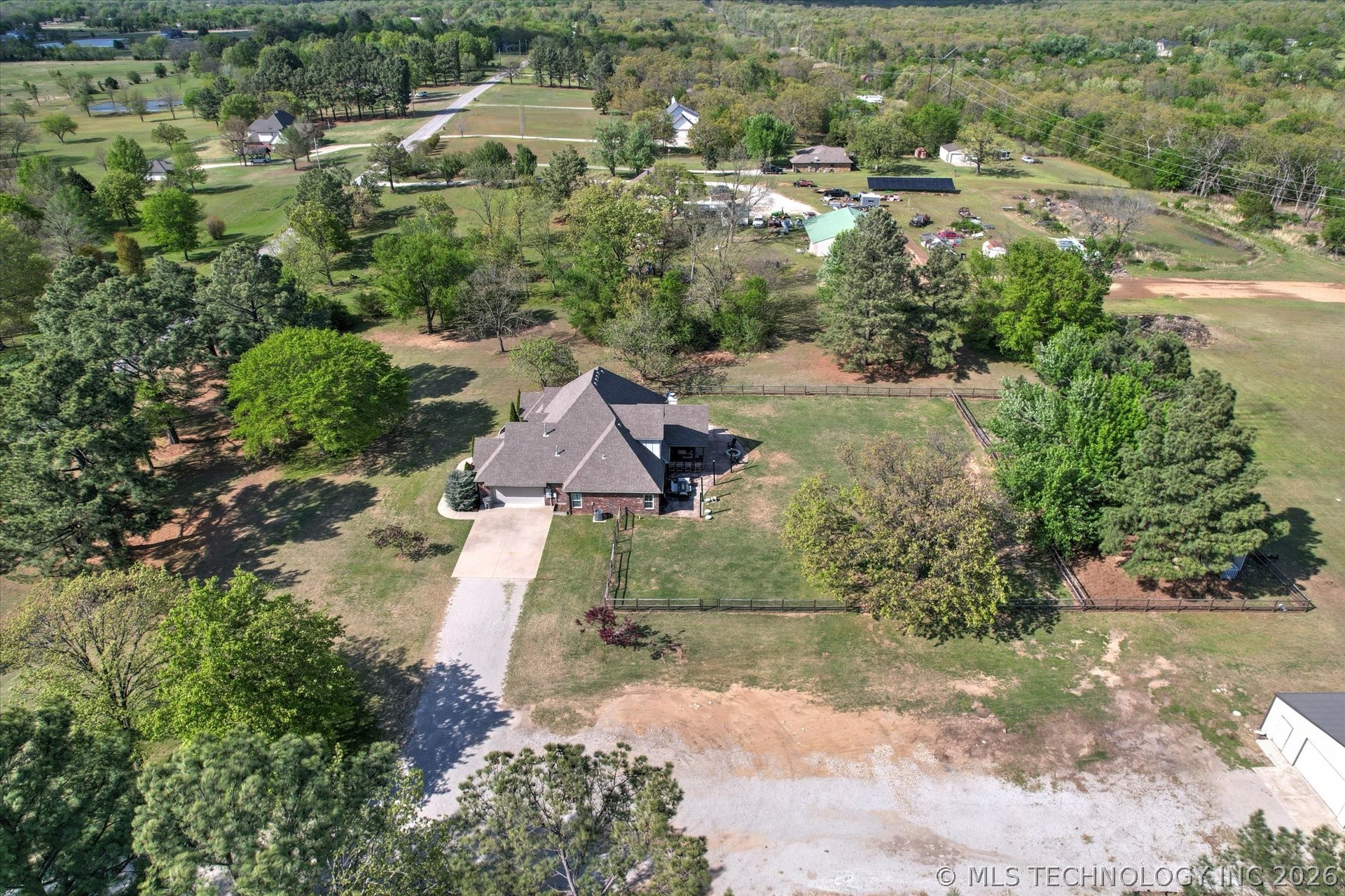 2135 S 280th East Avenue