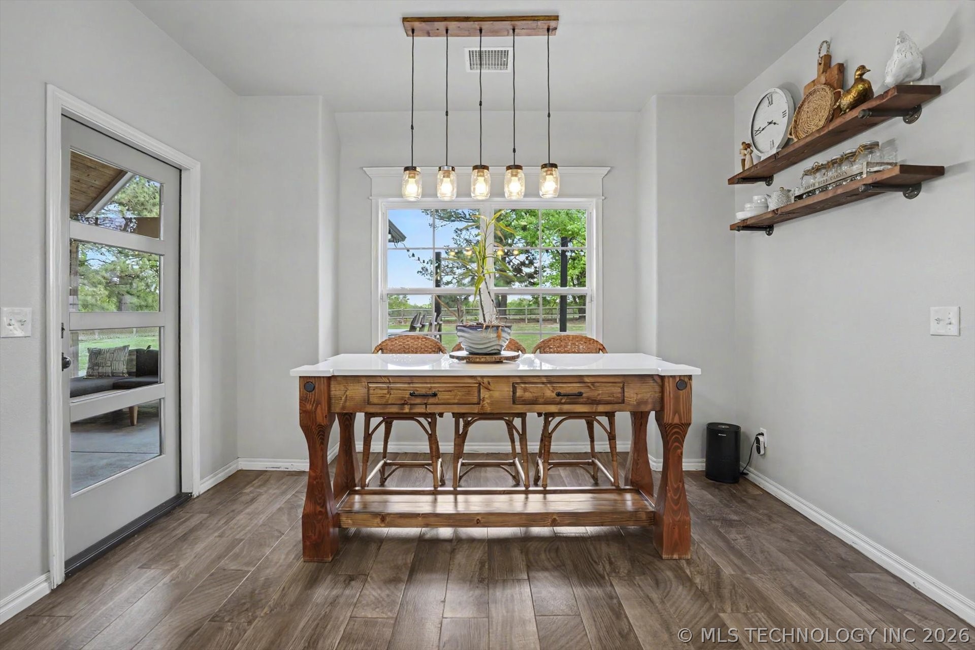 2135 S 280th East Avenue