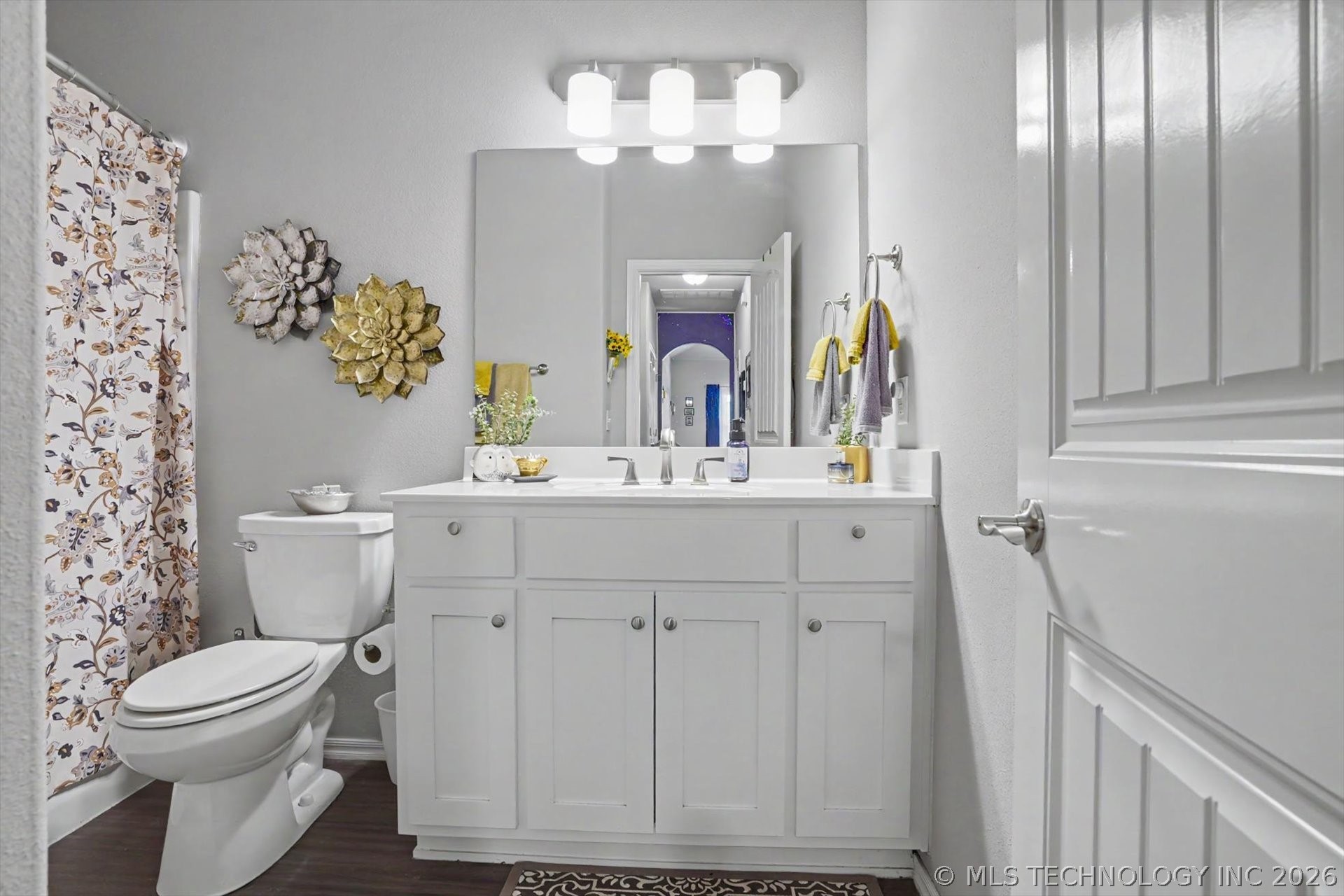 1912 W Imperial Place