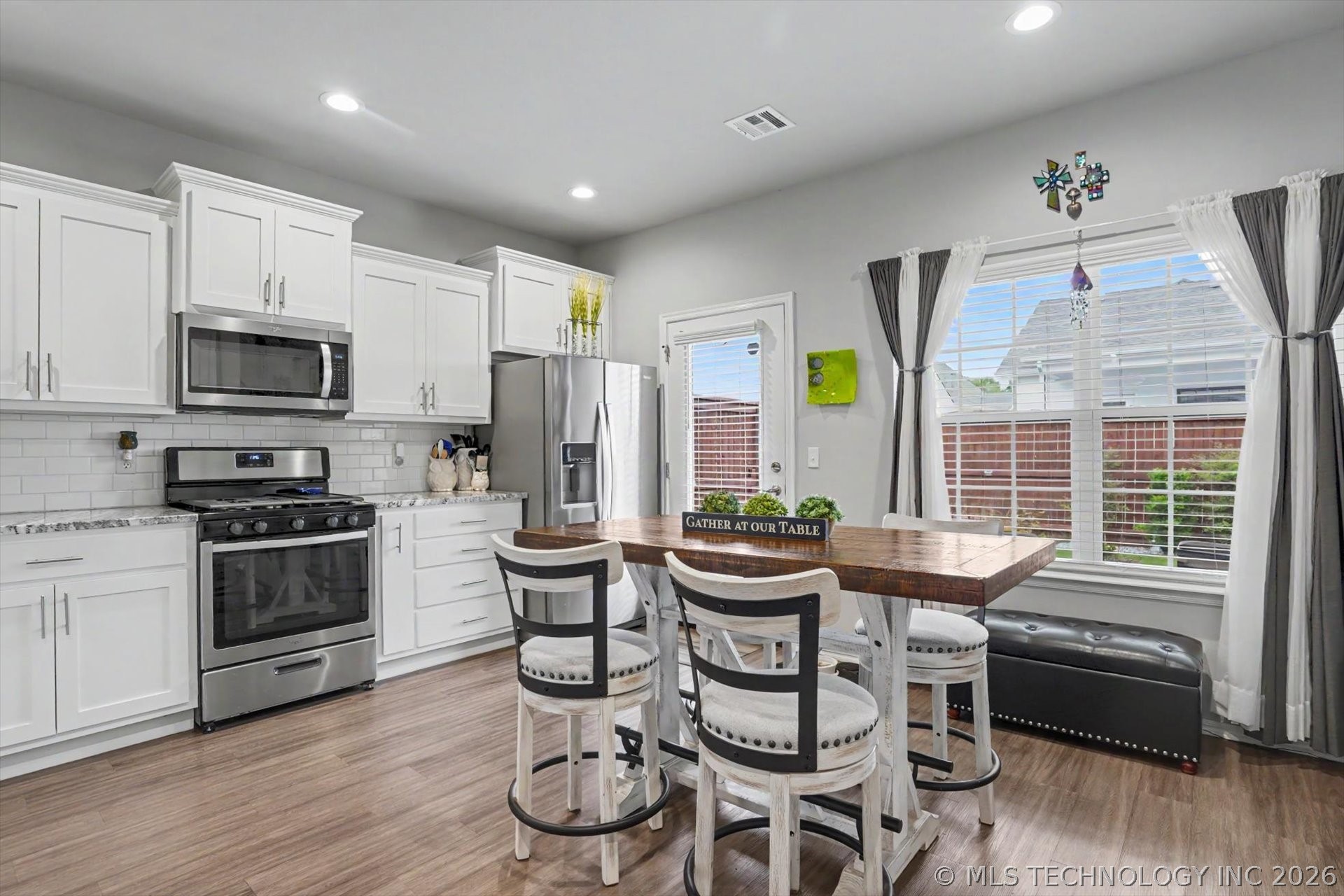 1912 W Imperial Place