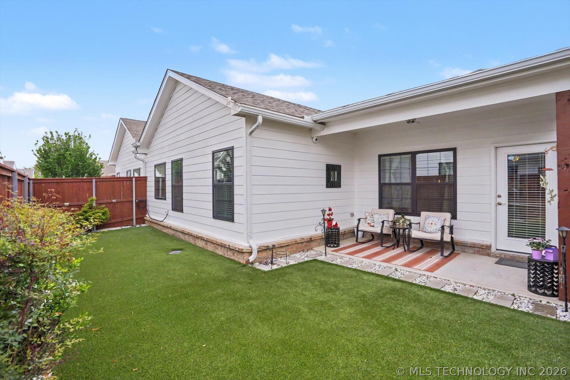 1912 W Imperial Place