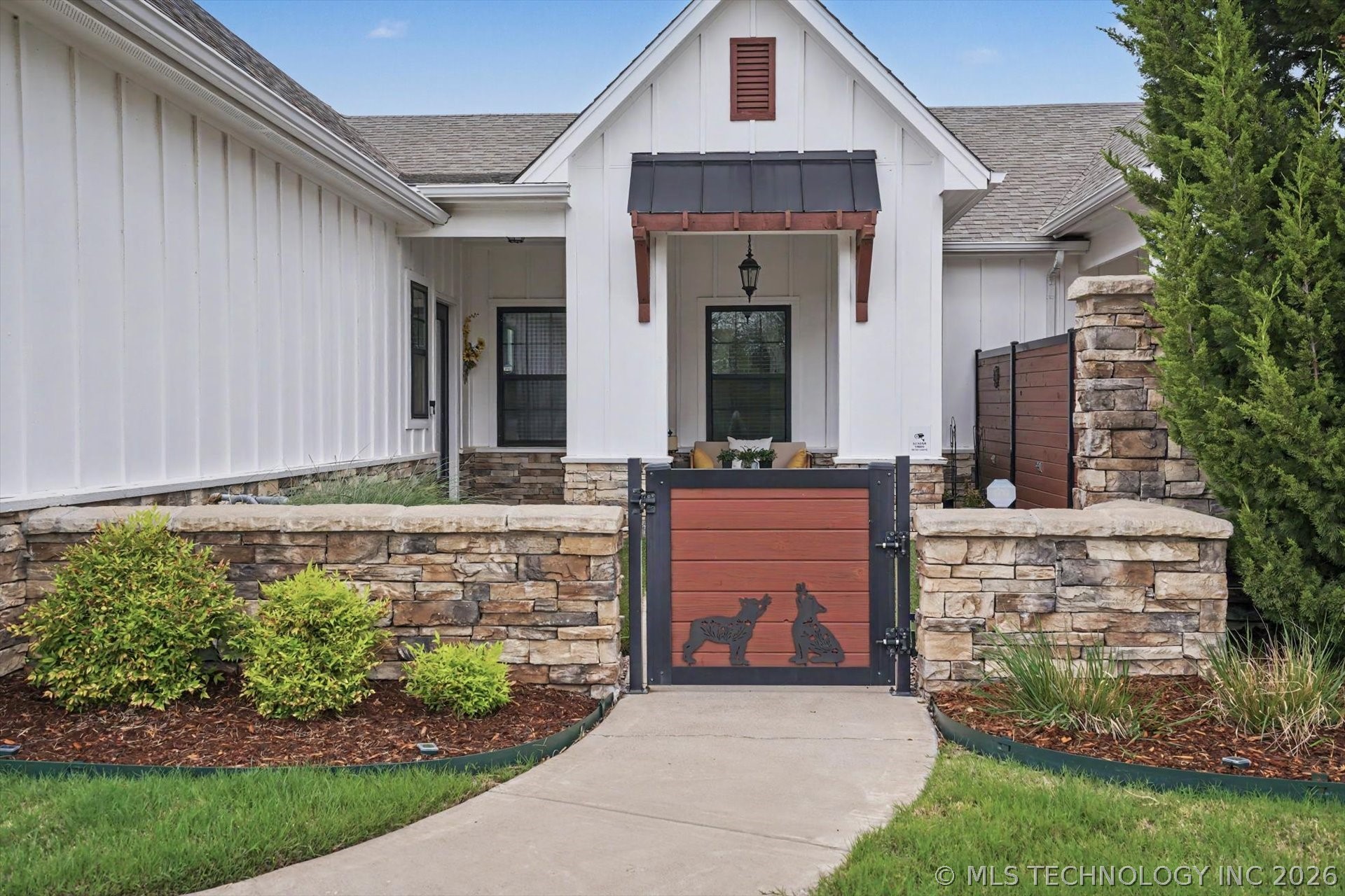 1912 W Imperial Place