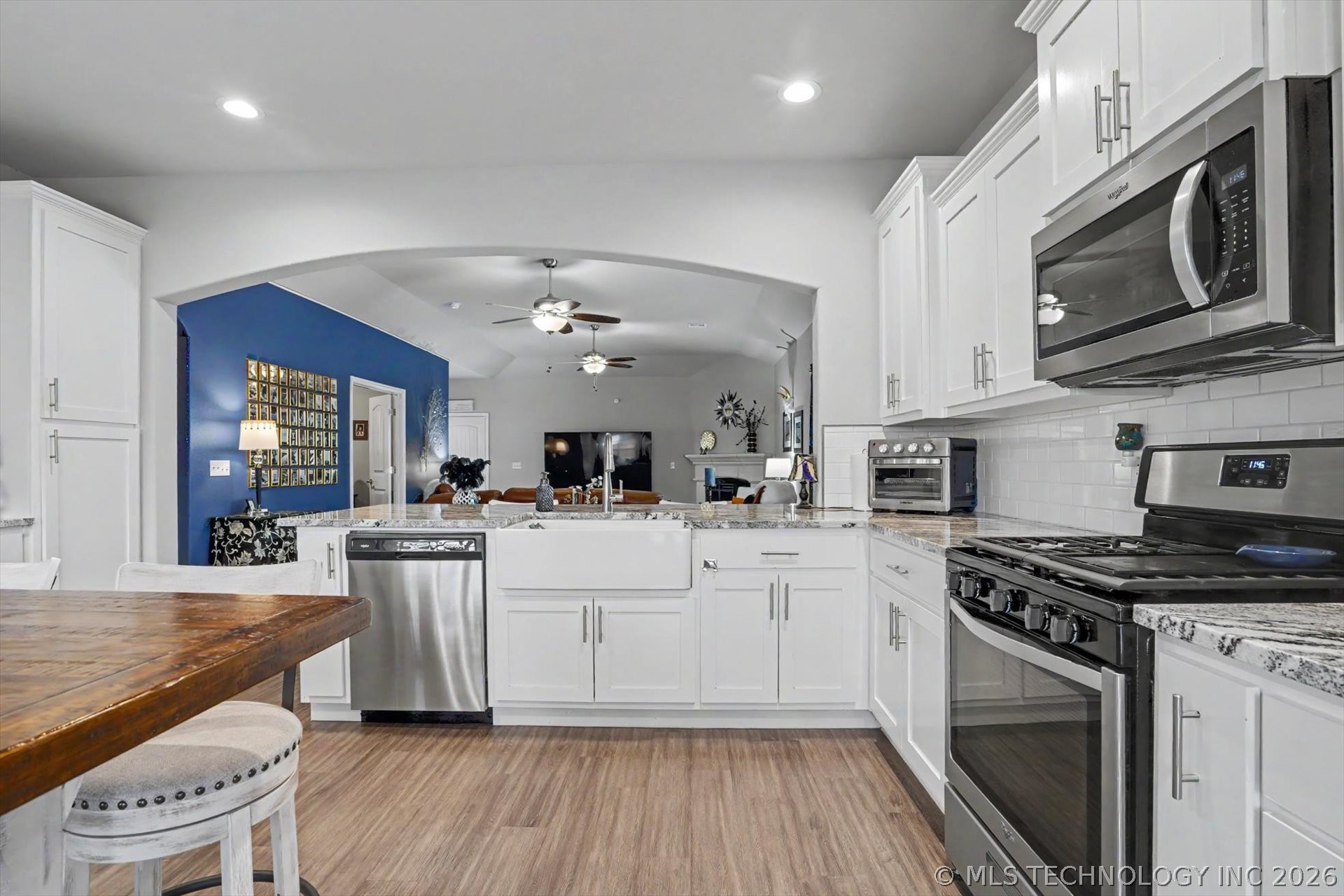 1912 W Imperial Place