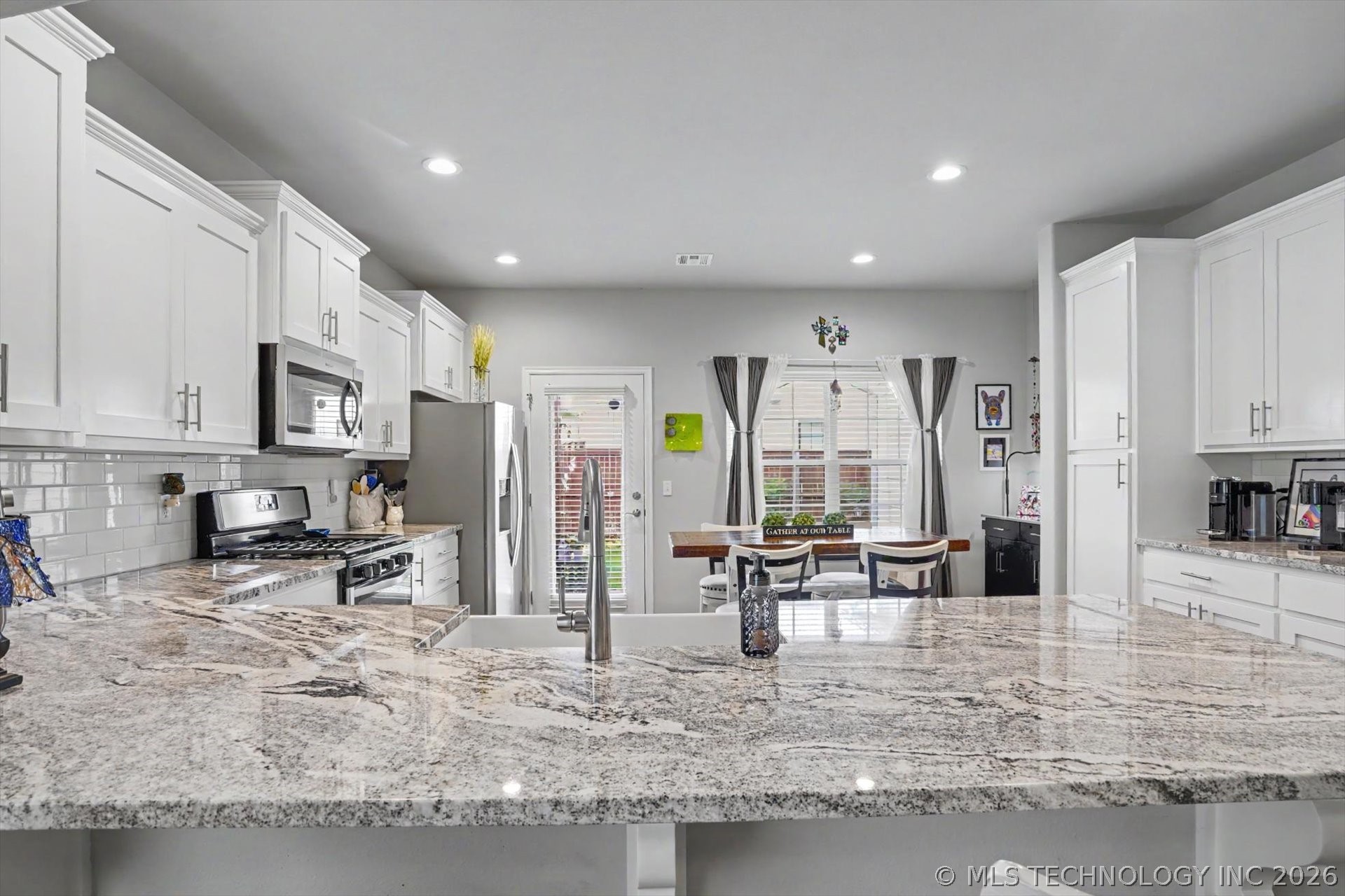 1912 W Imperial Place