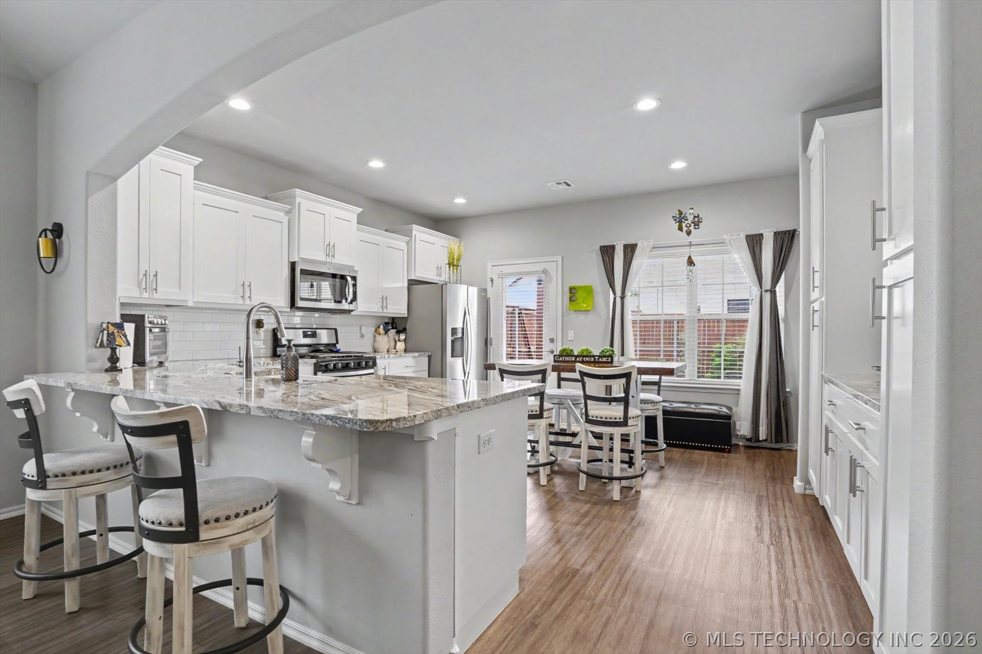 1912 W Imperial Place