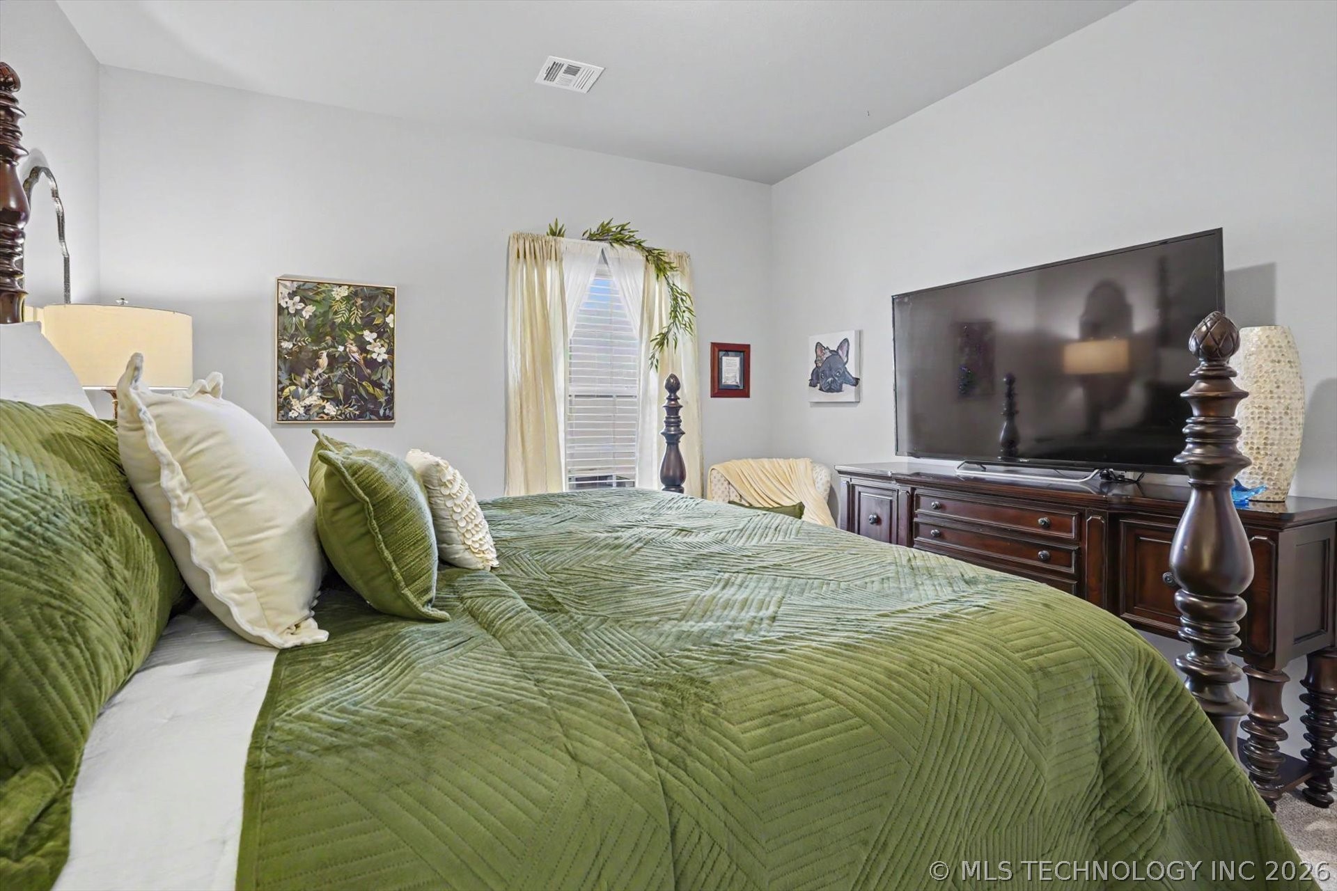 1912 W Imperial Place