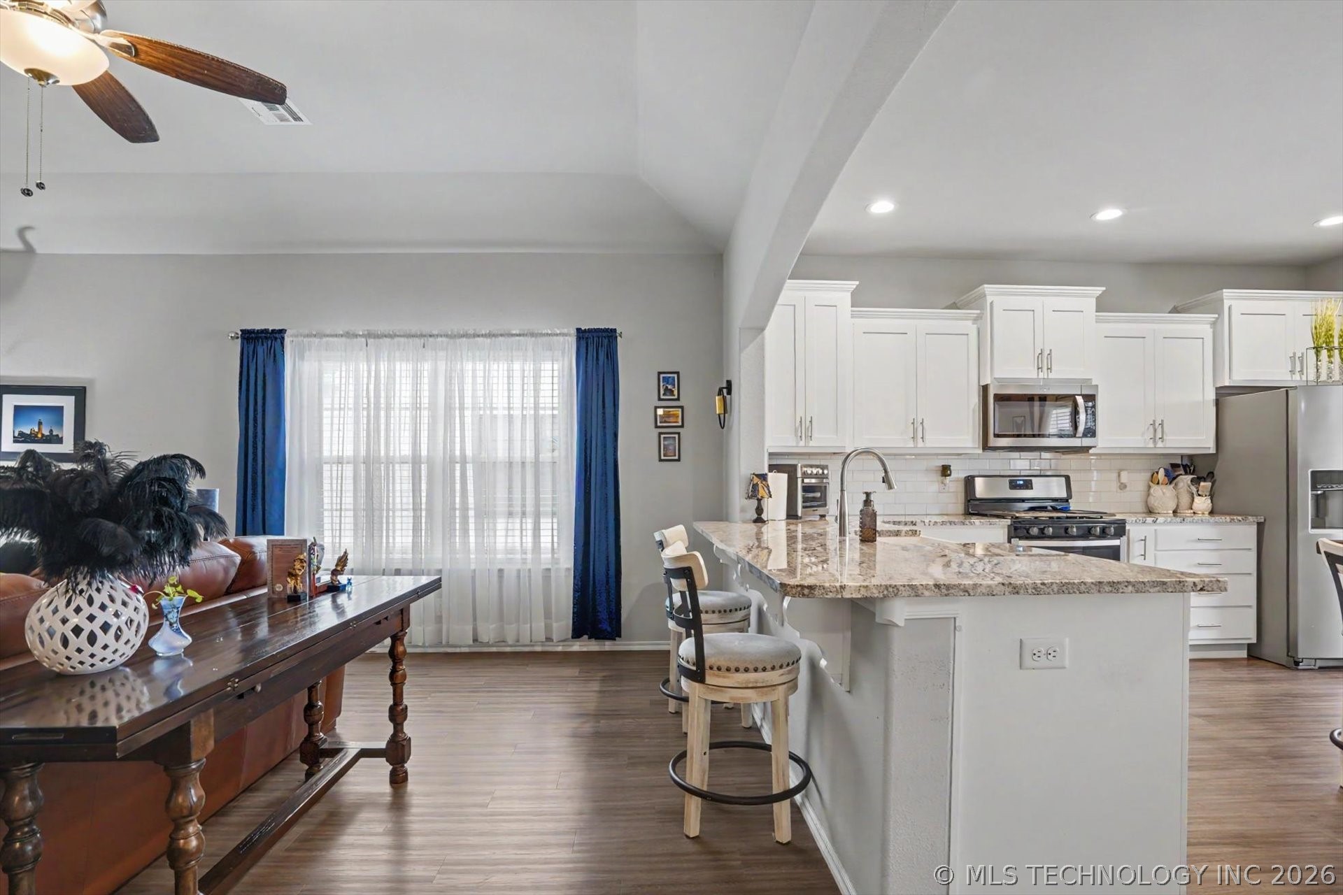 1912 W Imperial Place