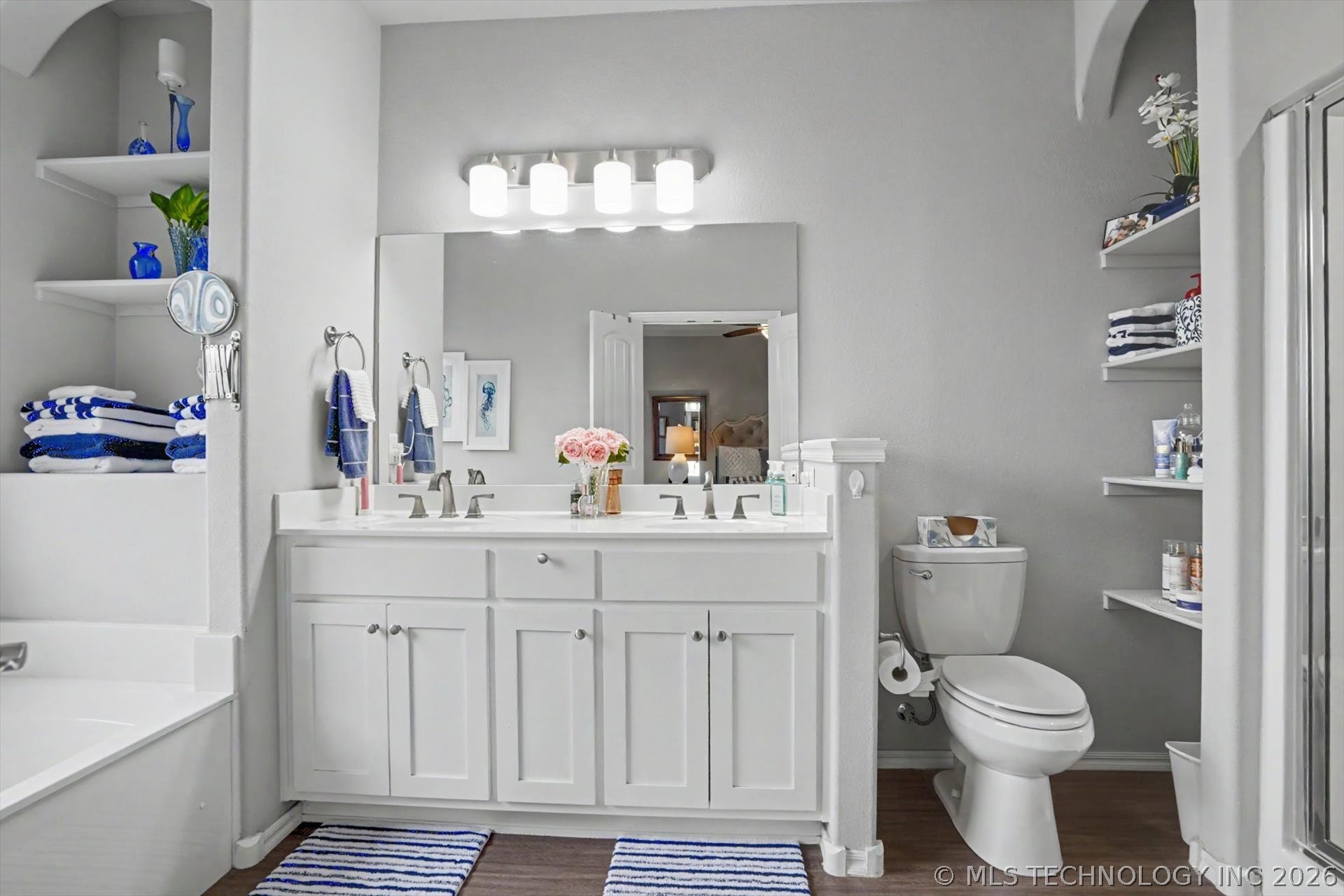 1912 W Imperial Place