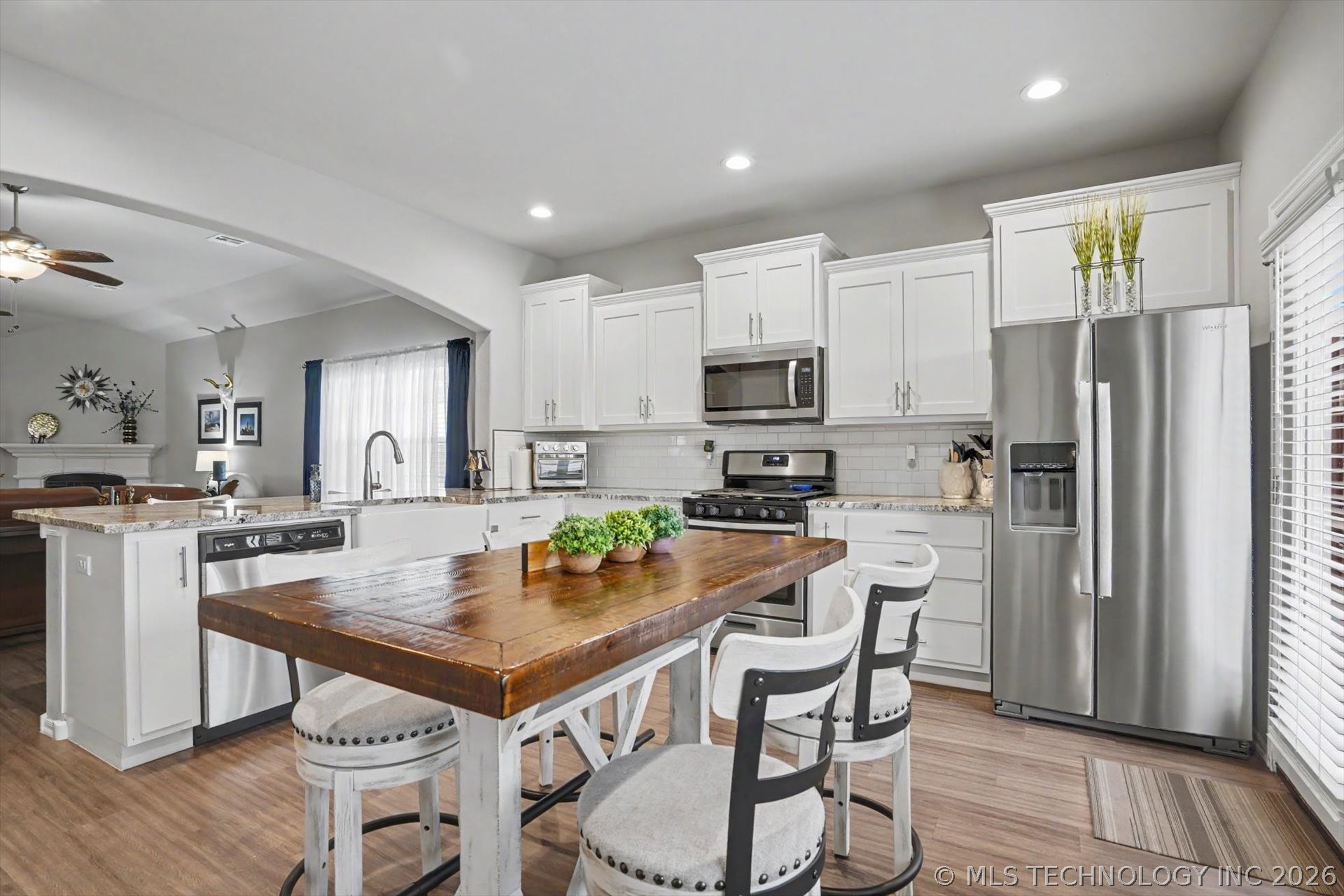 1912 W Imperial Place