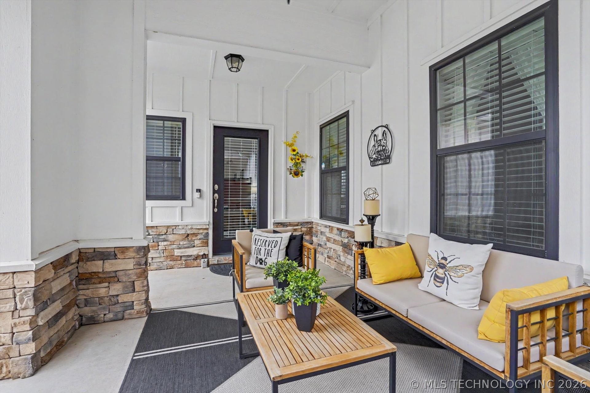 1912 W Imperial Place