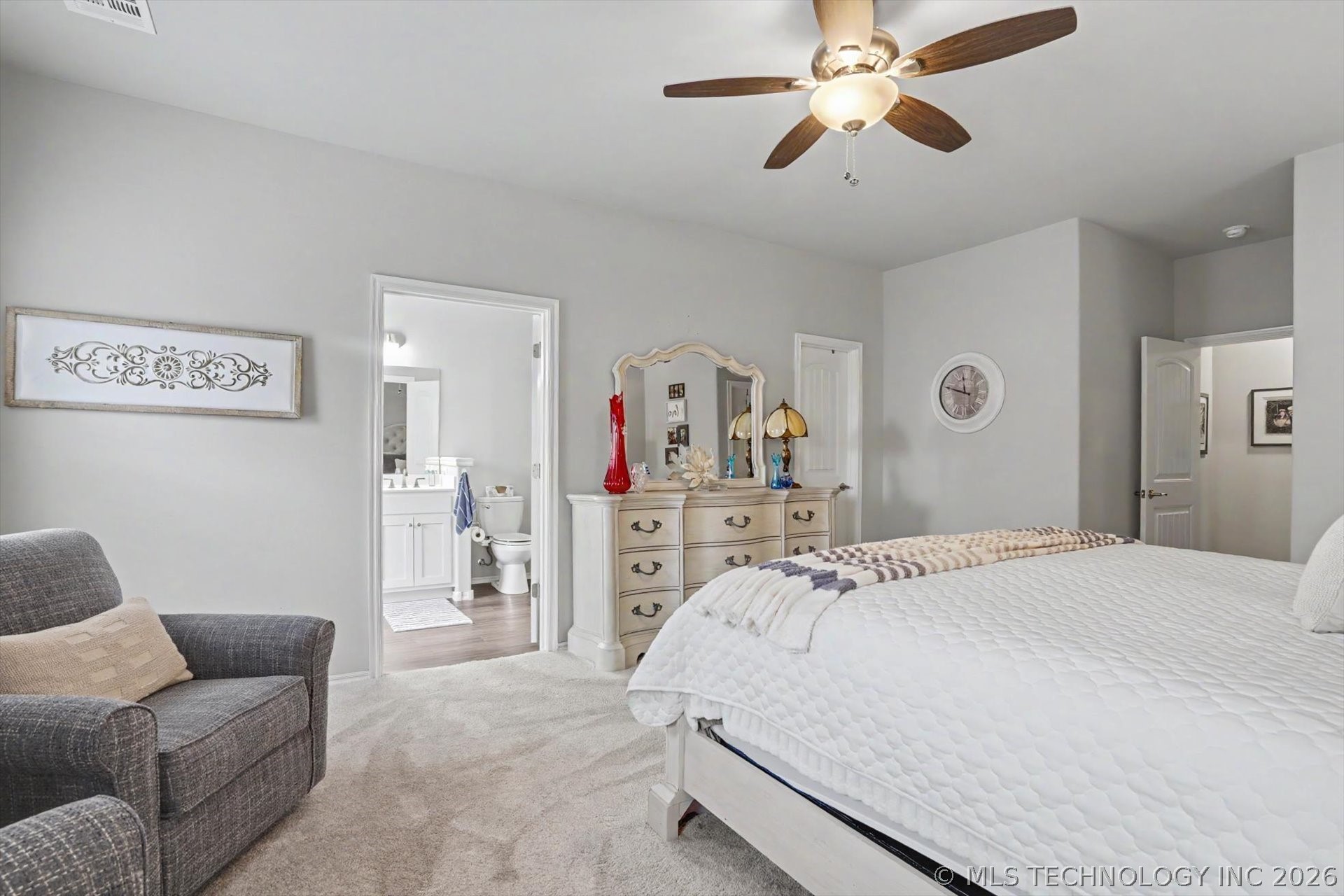 1912 W Imperial Place