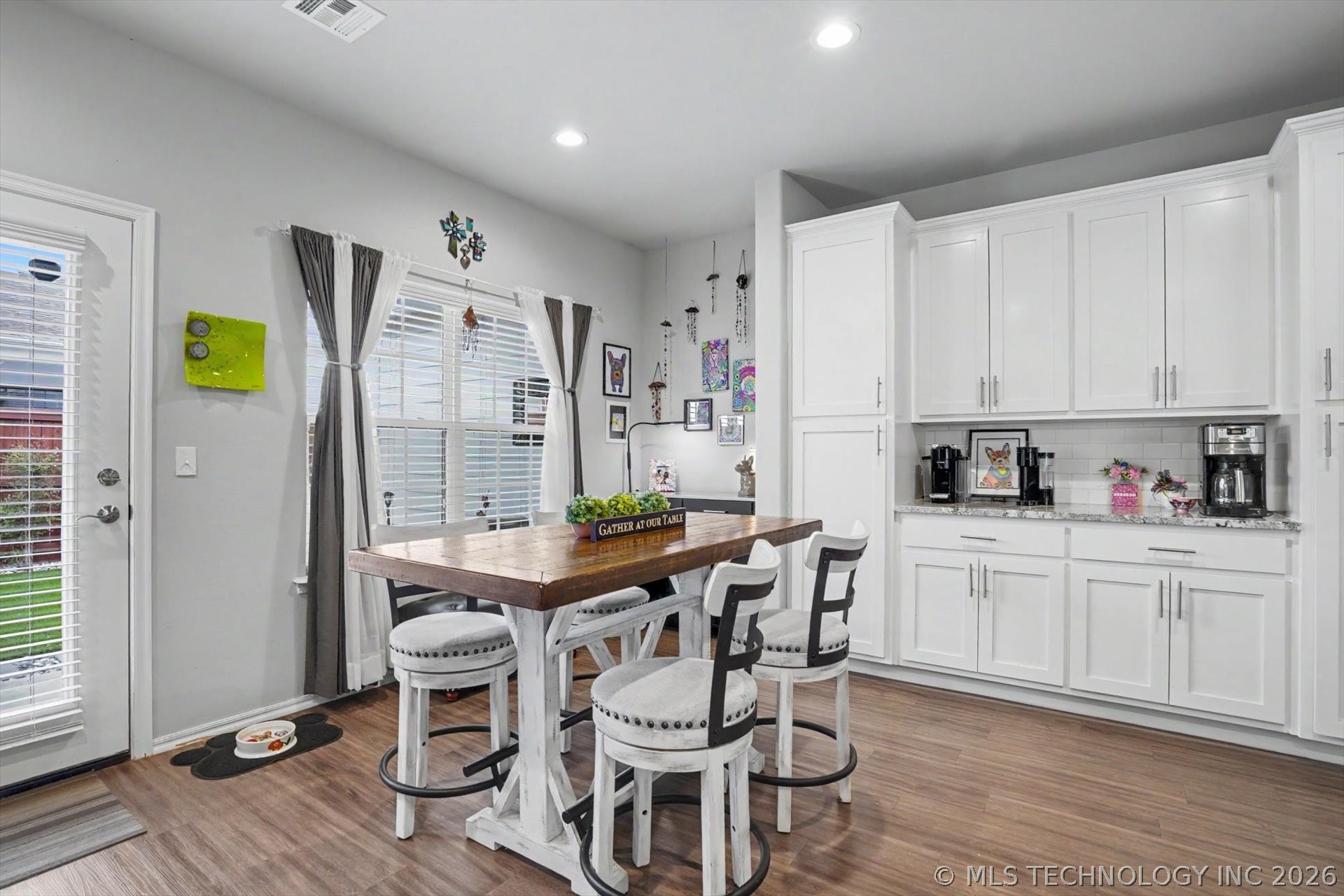 1912 W Imperial Place