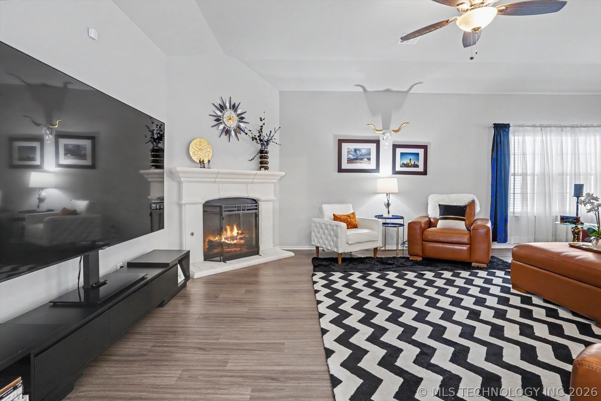 1912 W Imperial Place