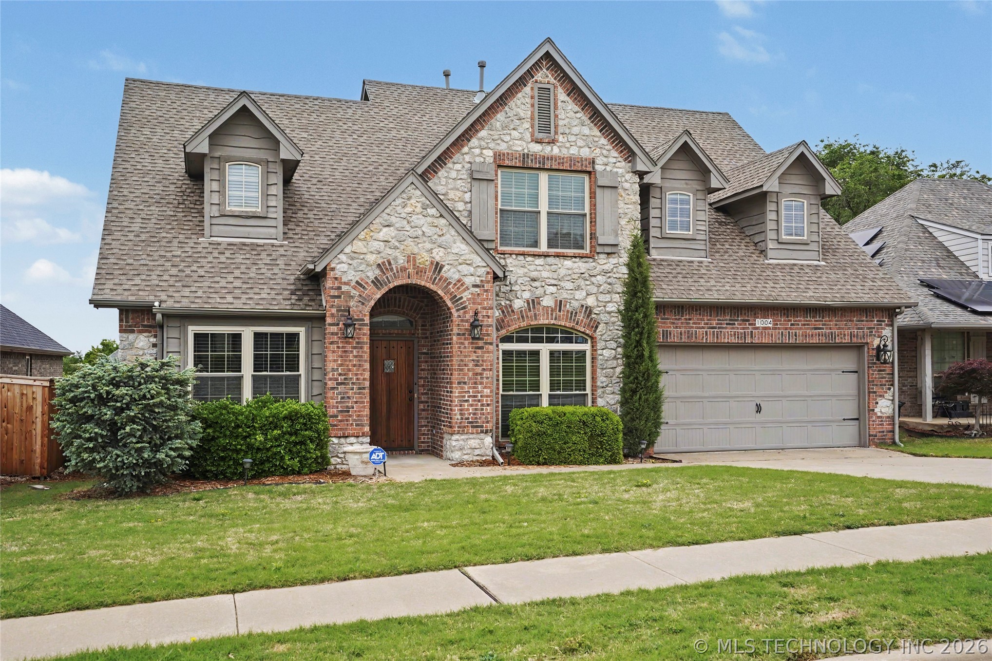 1004 W Elmira Street