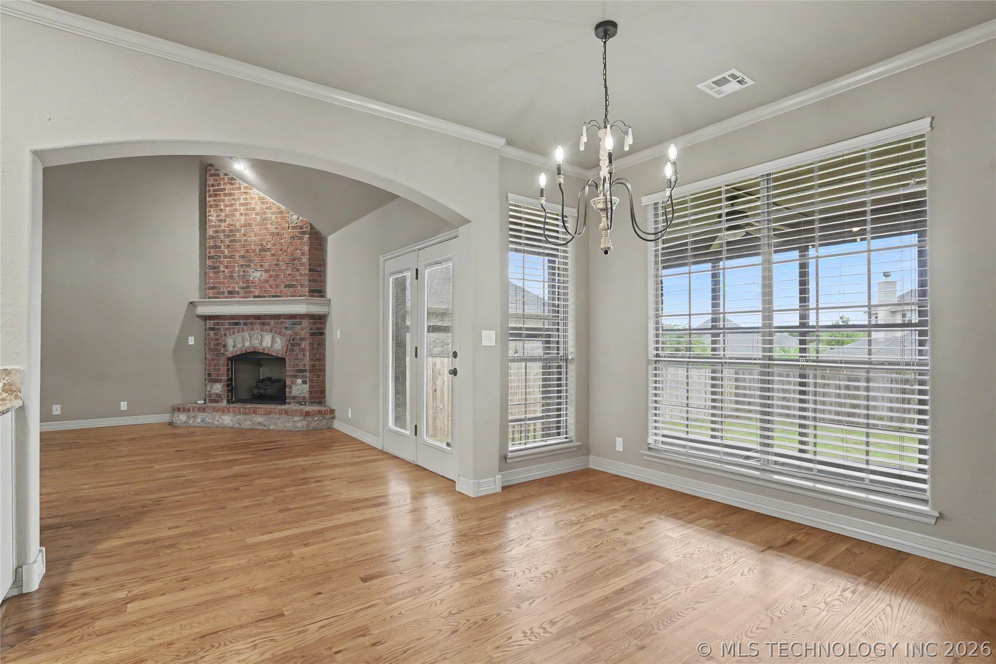 1004 W Elmira Street