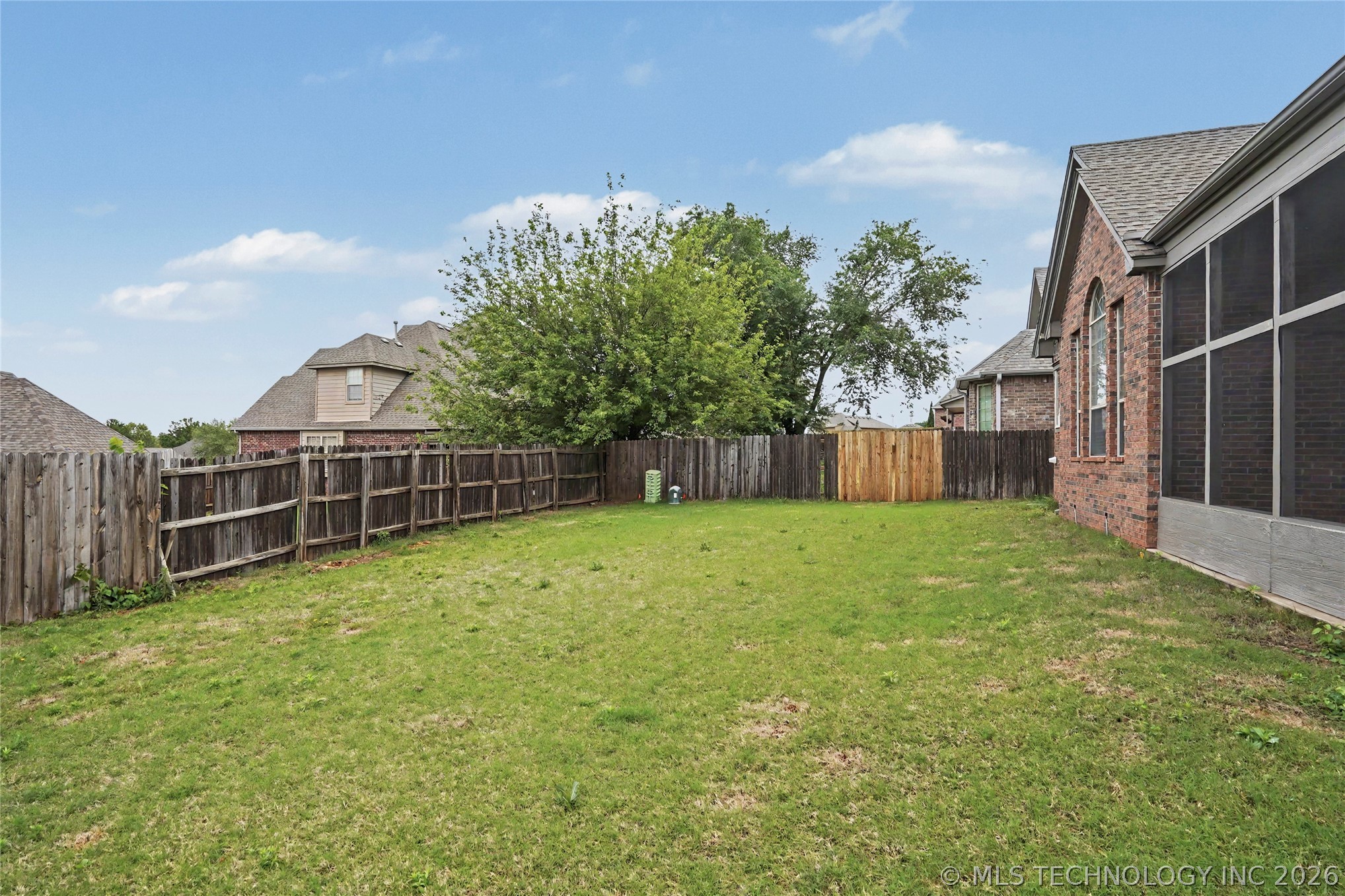 1004 W Elmira Street