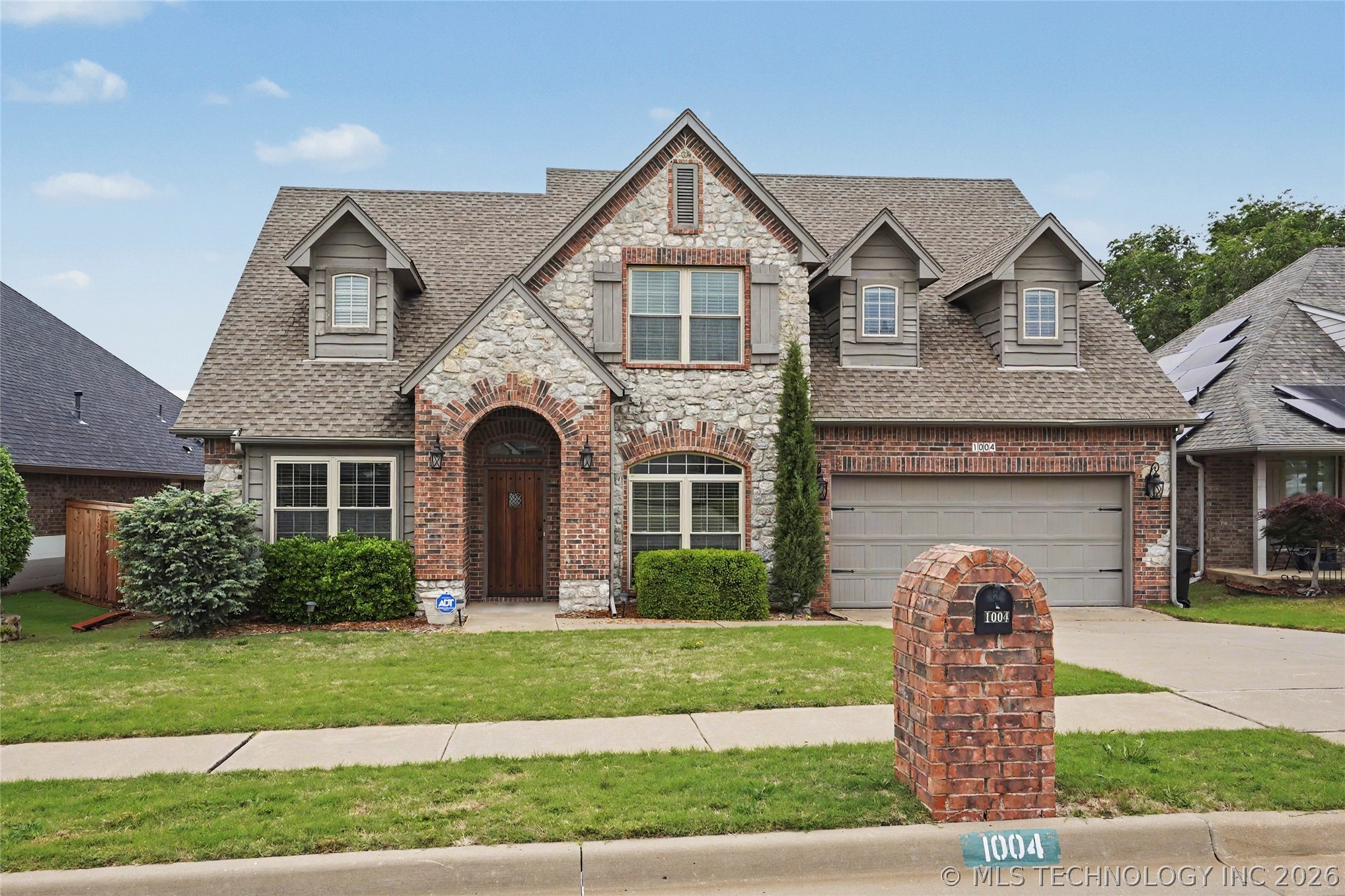 1004 W Elmira Street