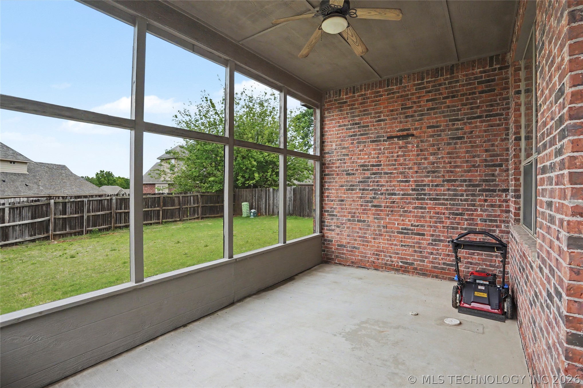 1004 W Elmira Street