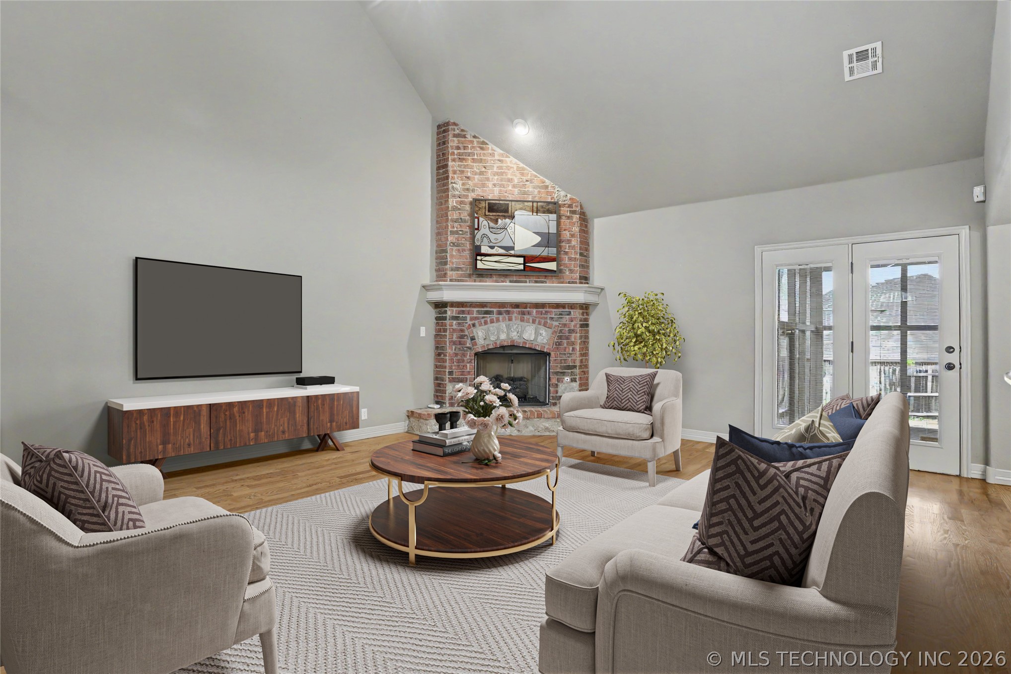 1004 W Elmira Street