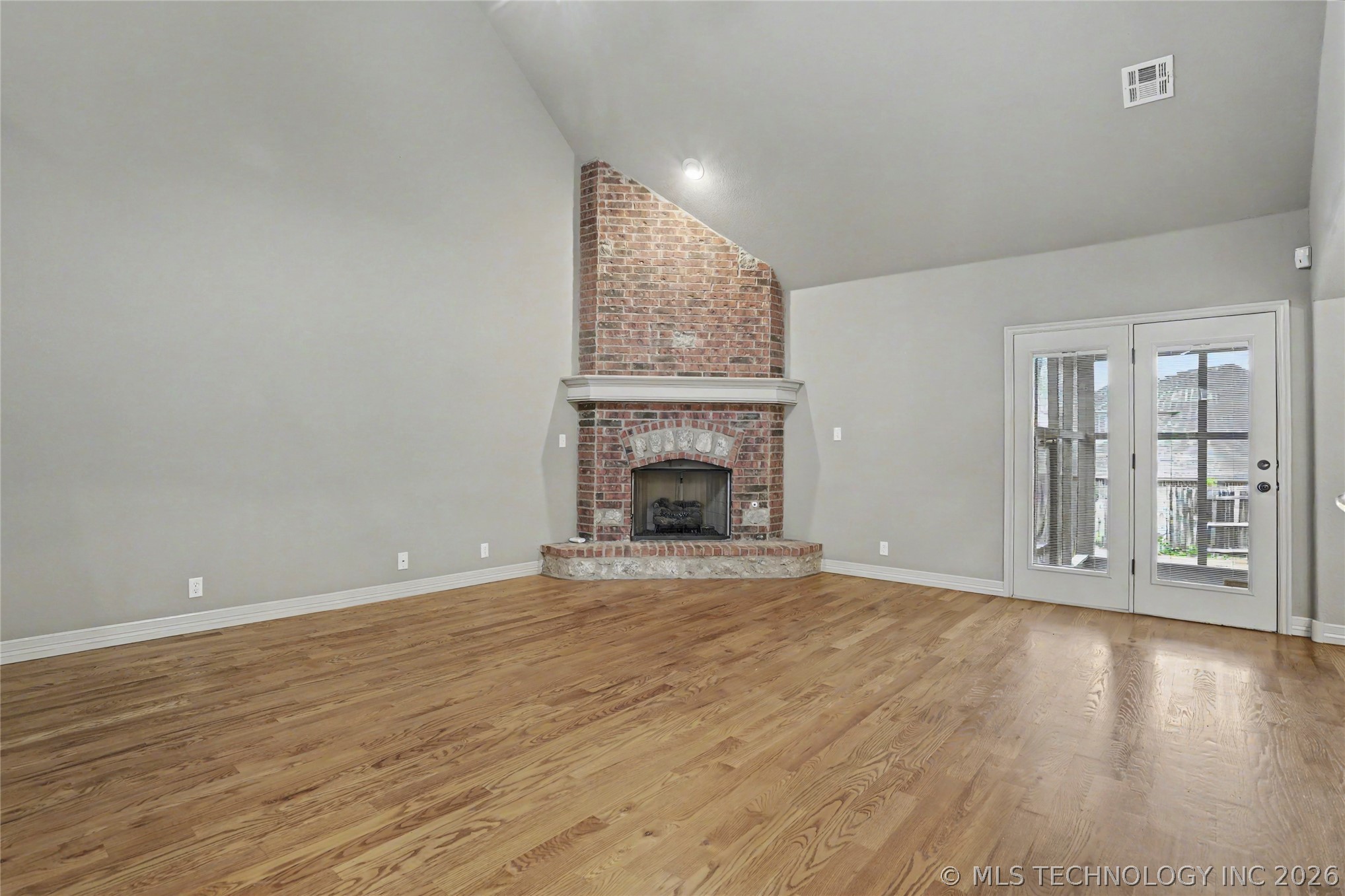 1004 W Elmira Street