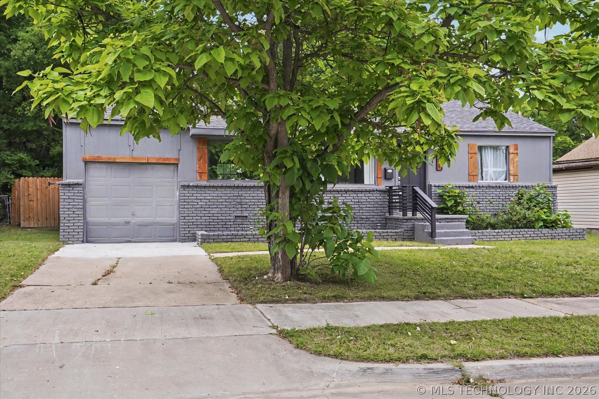 309 E Xyler Street