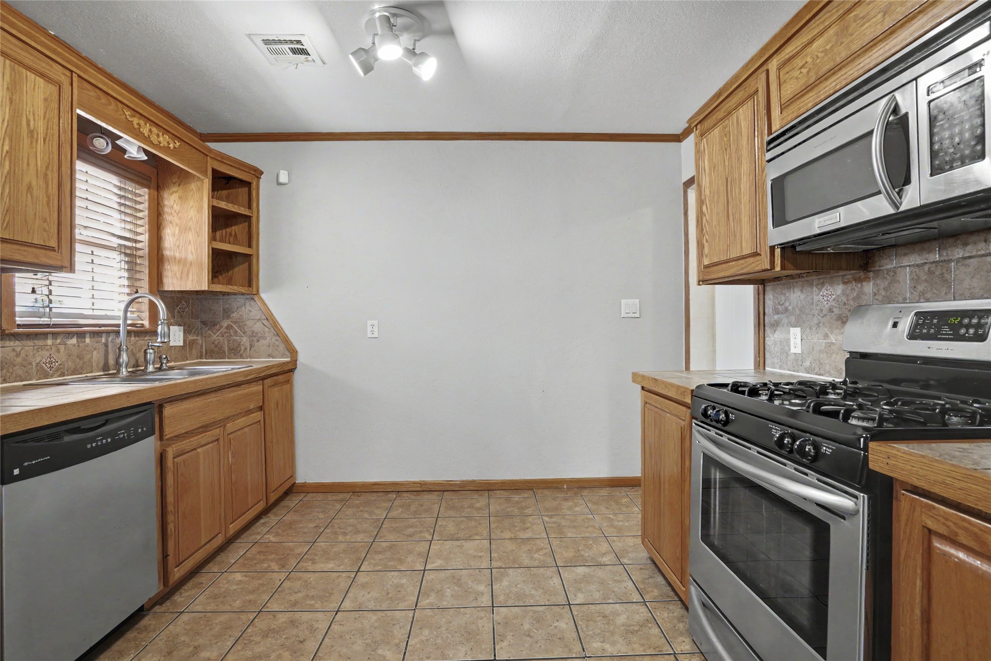 3408 E 4th Place