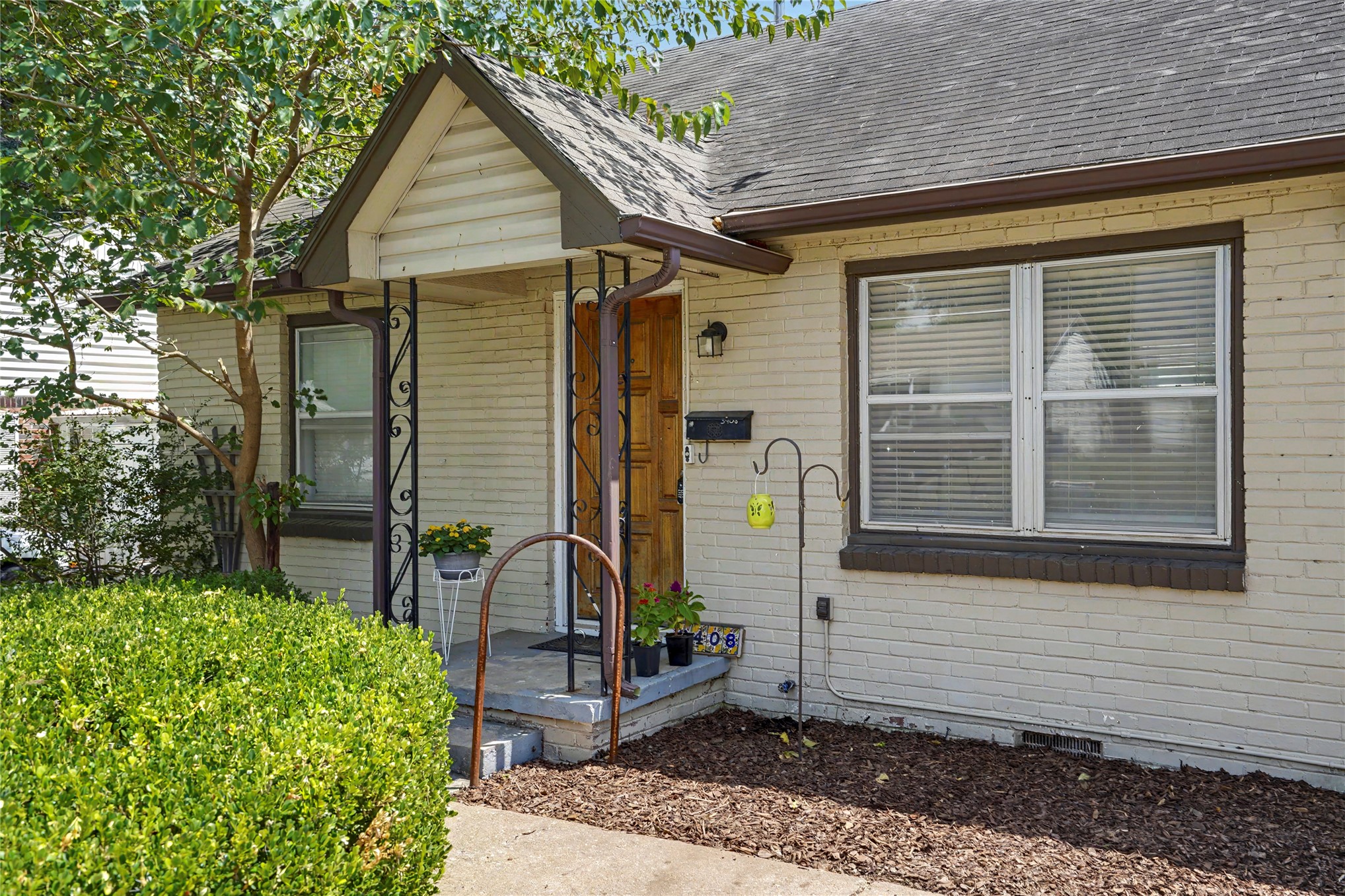 3408 E 4th Place