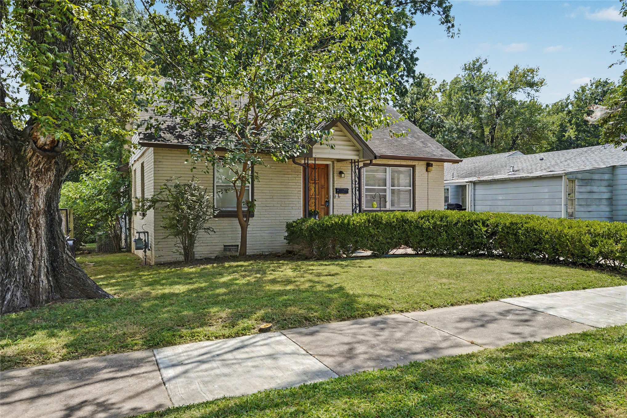 3408 E 4th Place