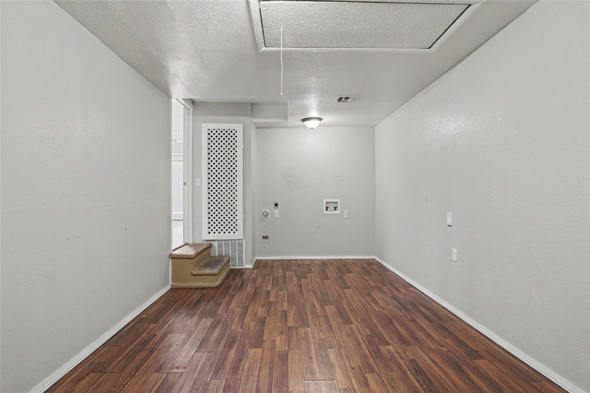 3408 E 4th Place