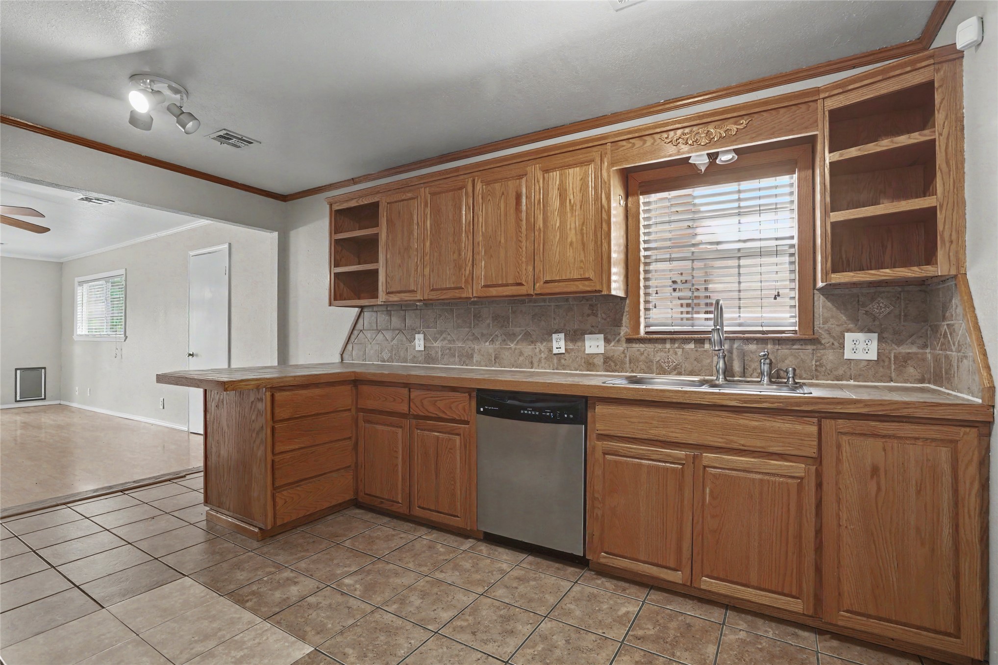 3408 E 4th Place