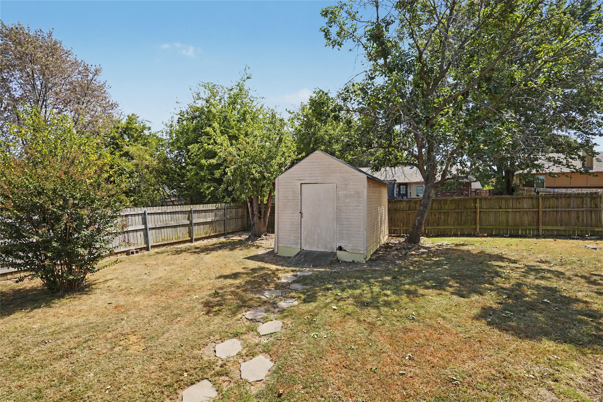 2911 S Ash Place