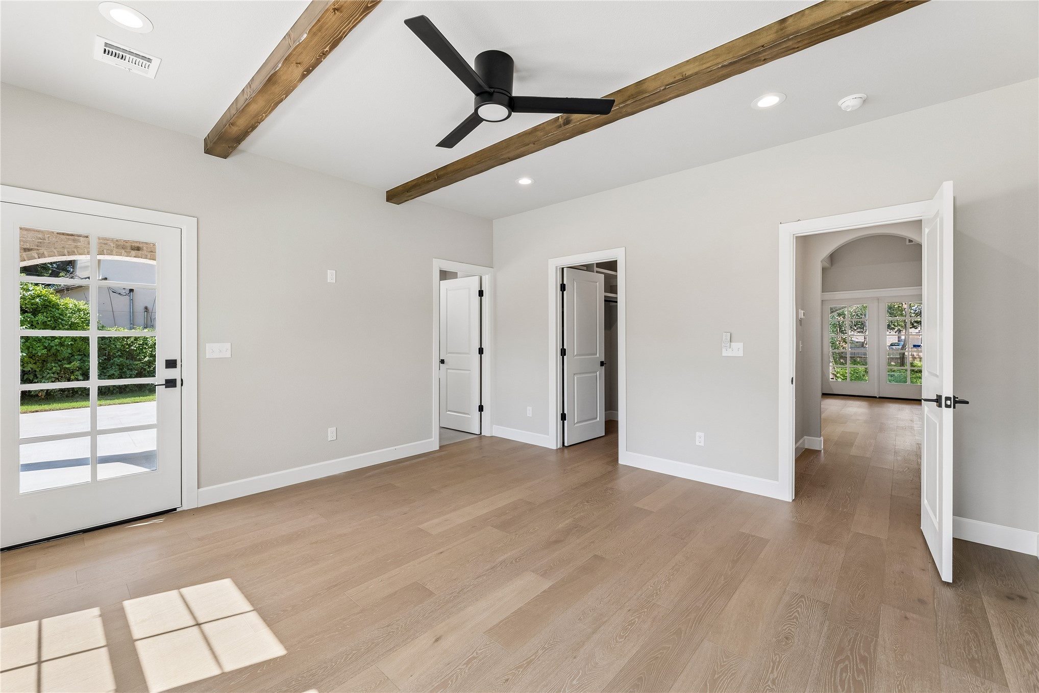 810 N Cedar Avenue