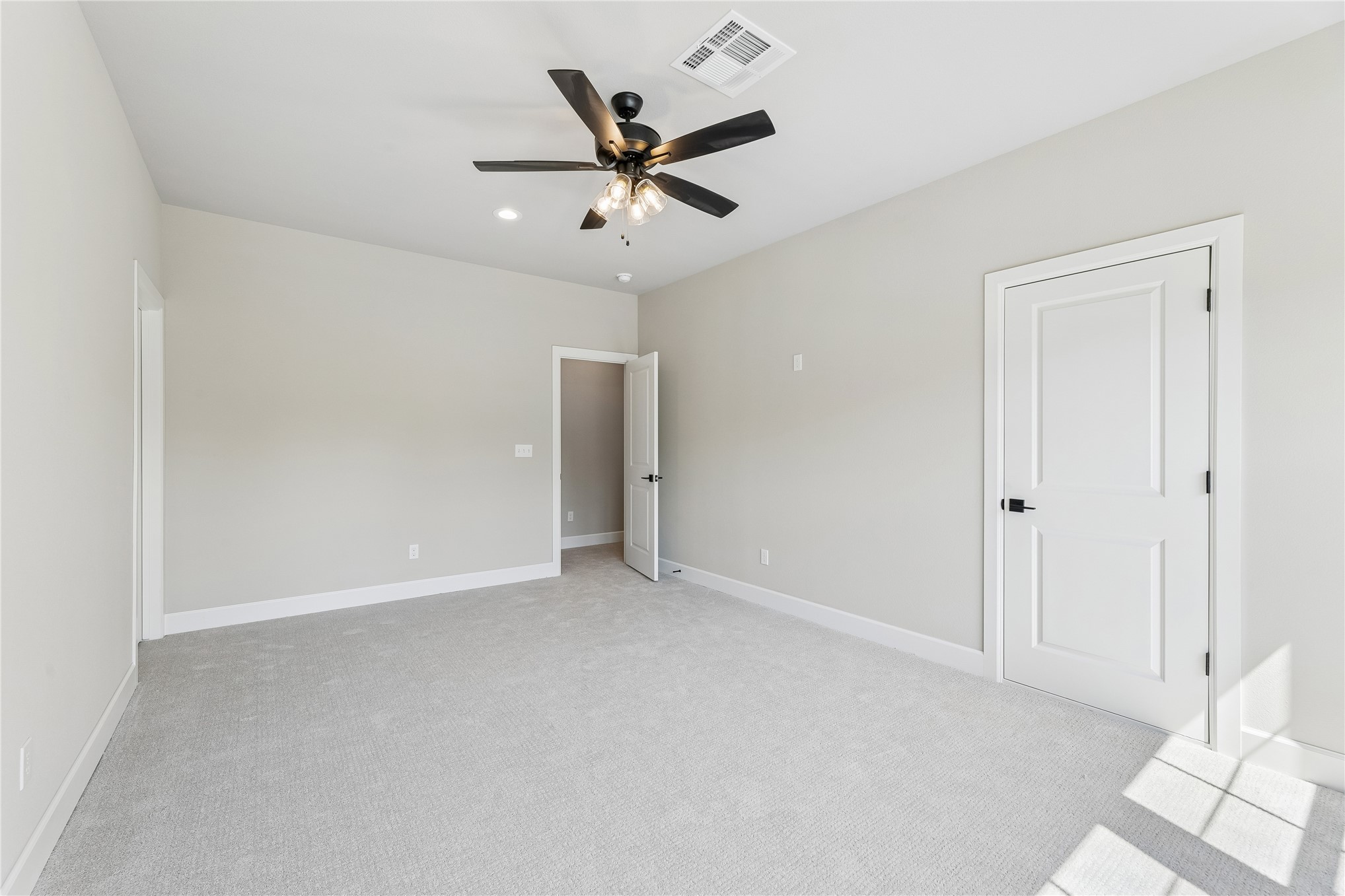 810 N Cedar Avenue