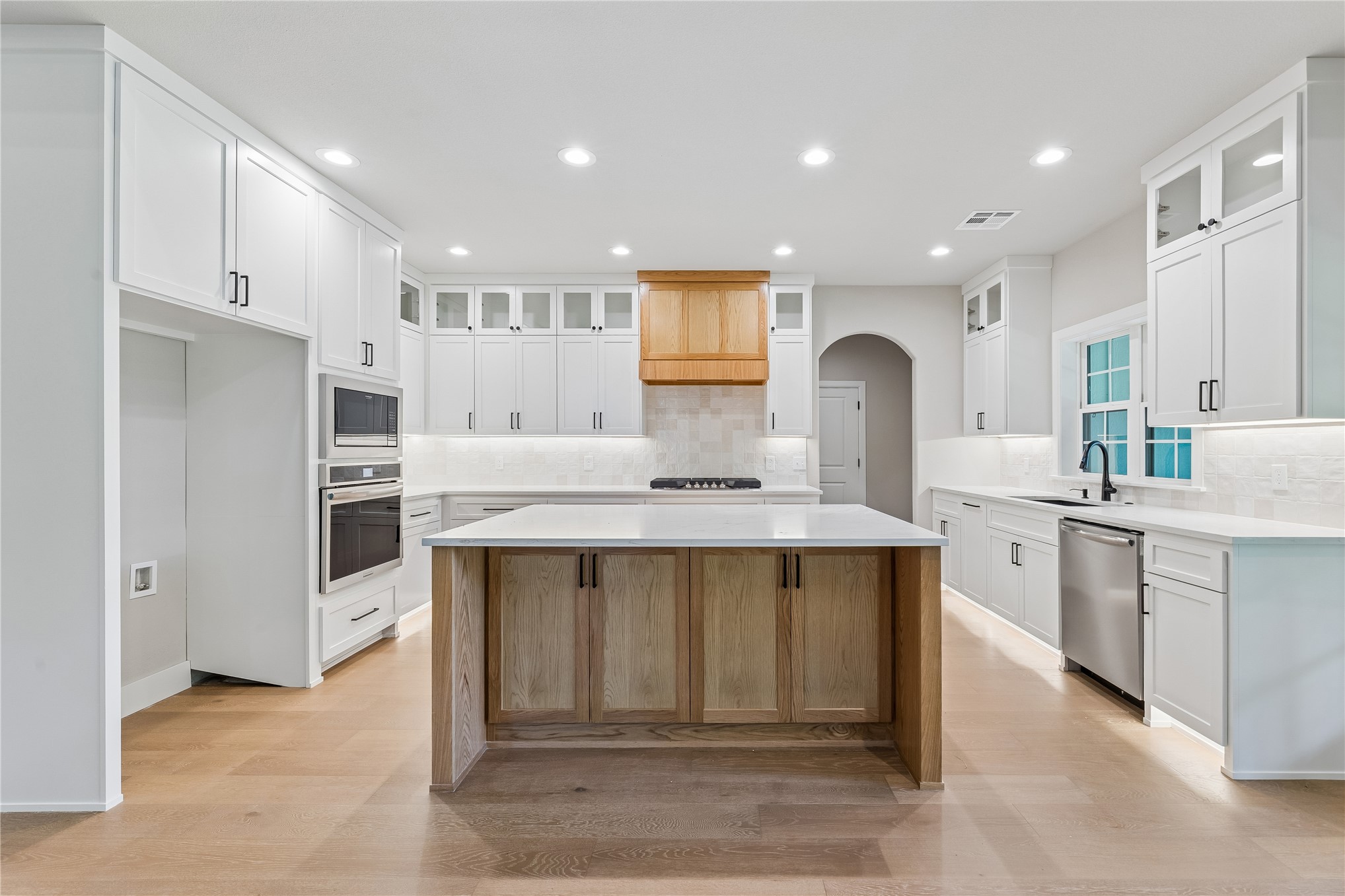810 N Cedar Avenue