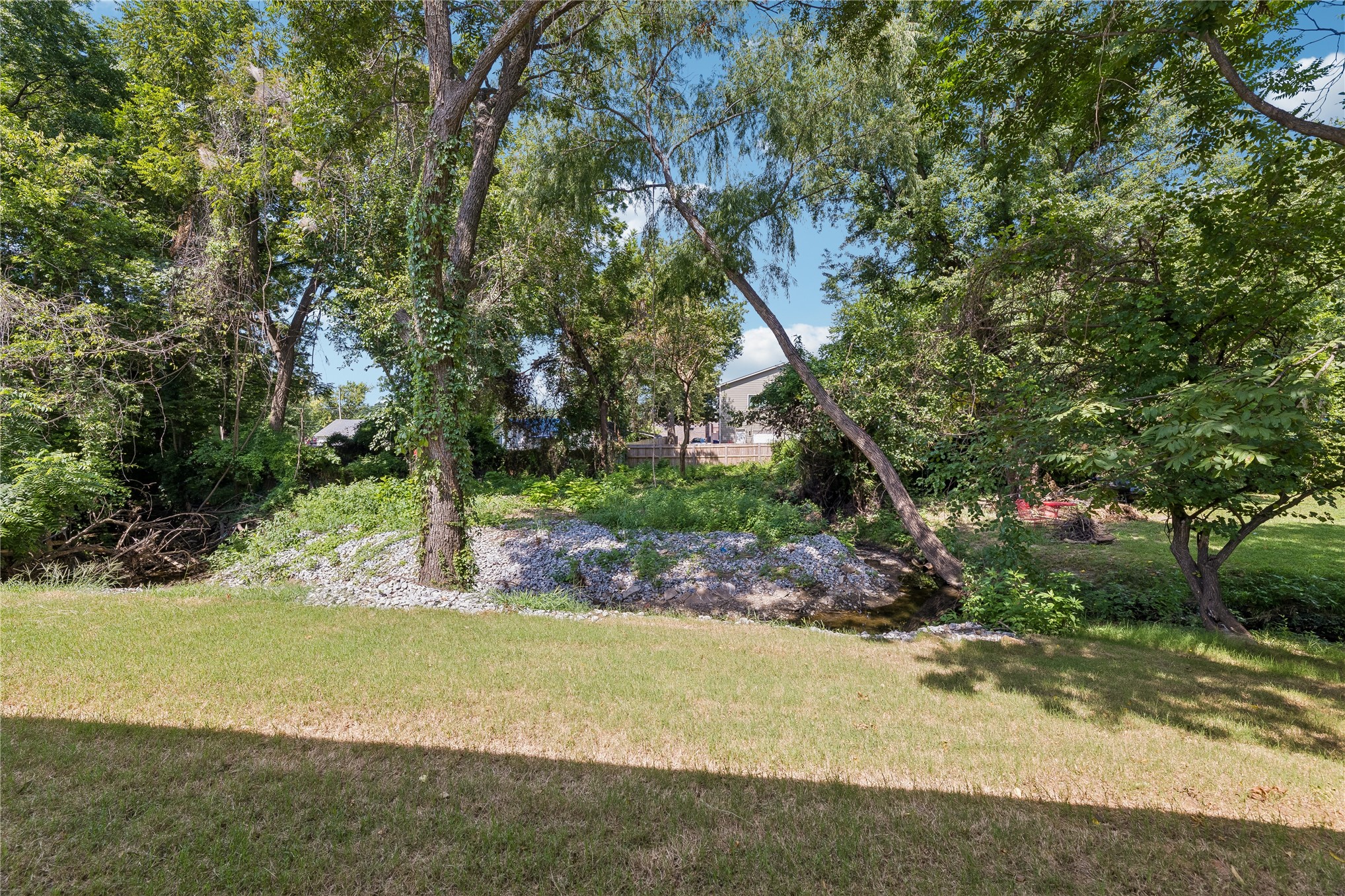810 N Cedar Avenue