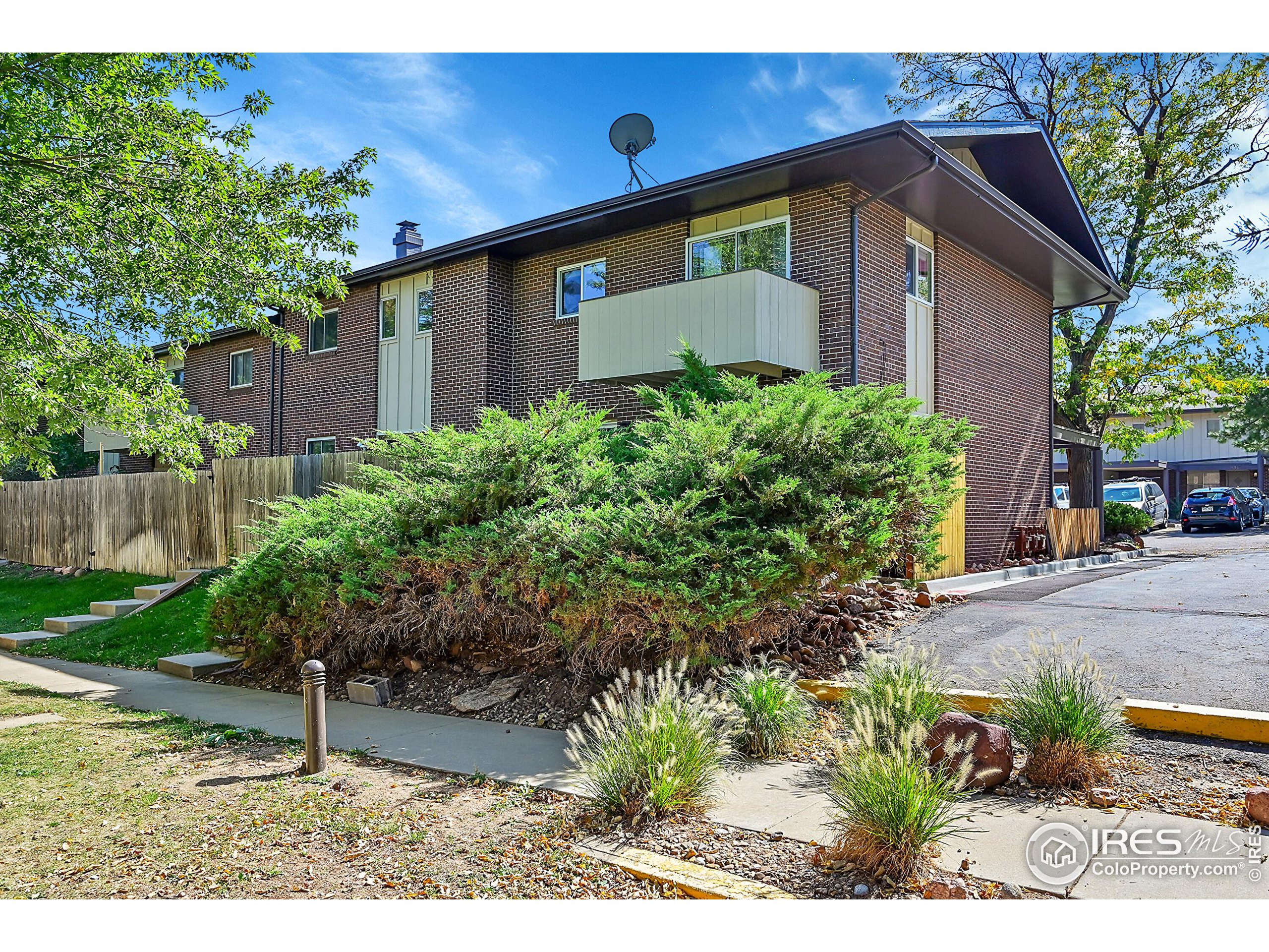 1458 Greenbriar Blvd