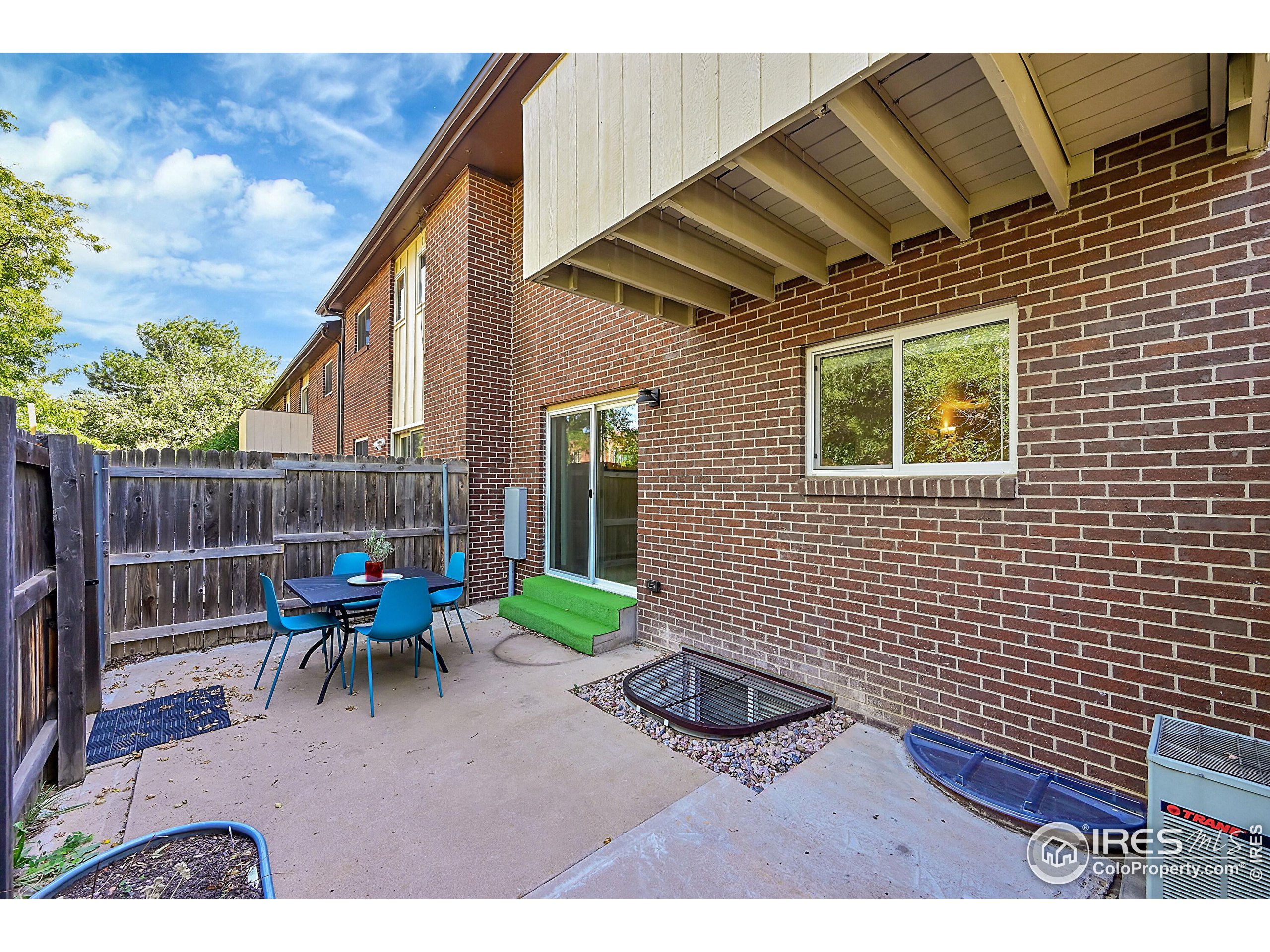 1458 Greenbriar Blvd