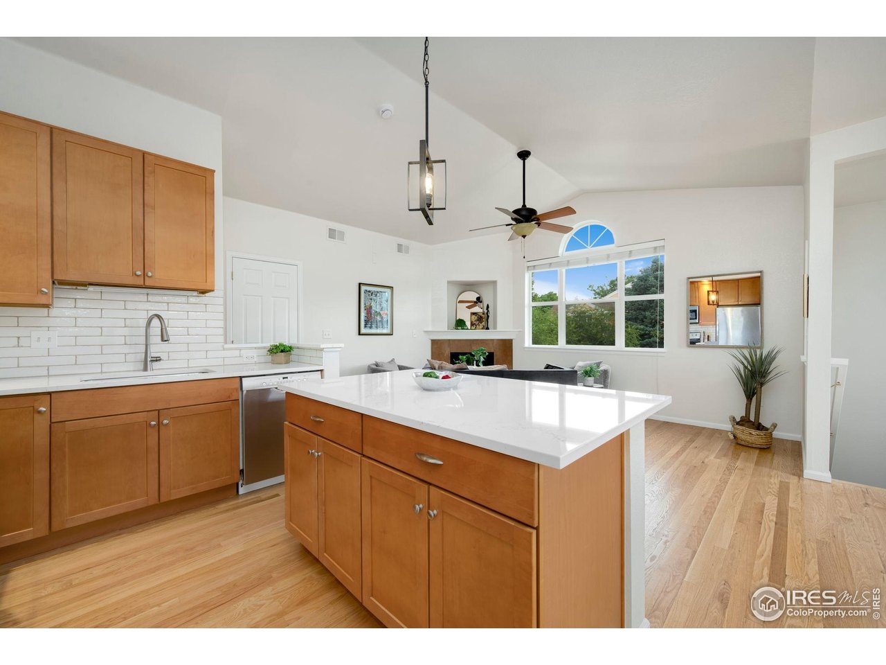 2075 Grays Peak Dr 202