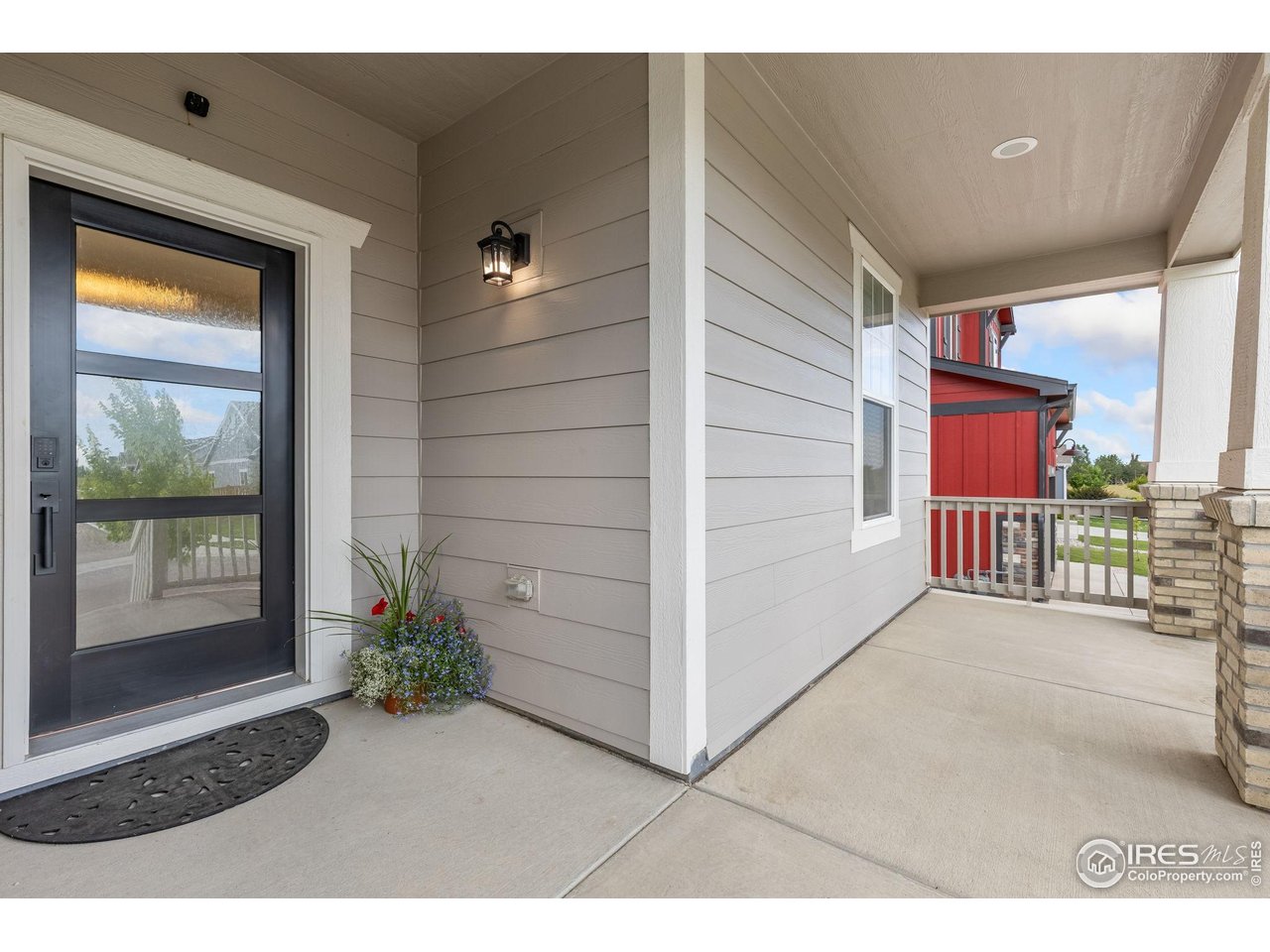 302 Rocking Chair Dr