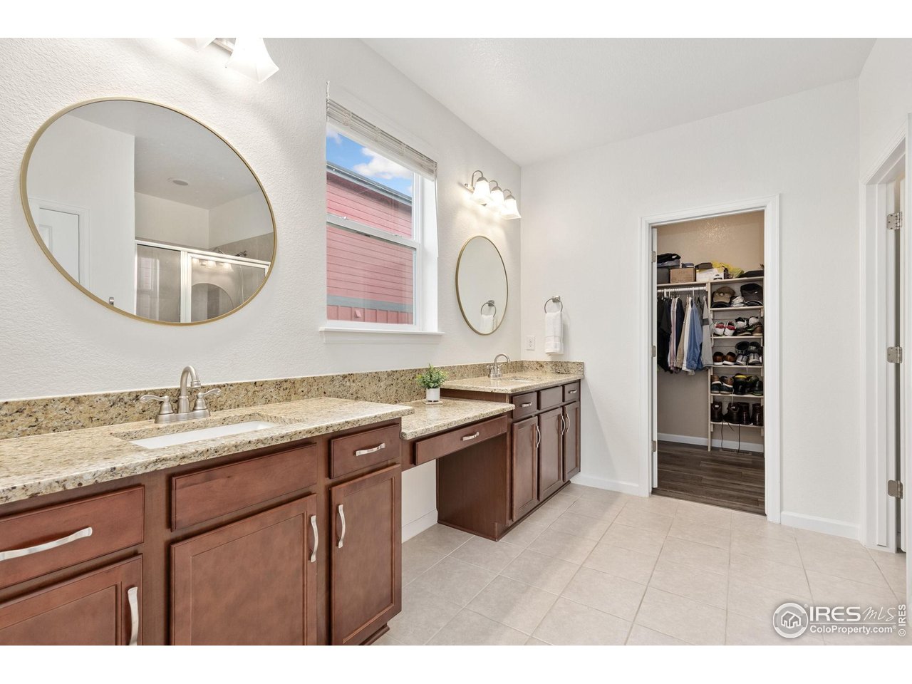 302 Rocking Chair Dr