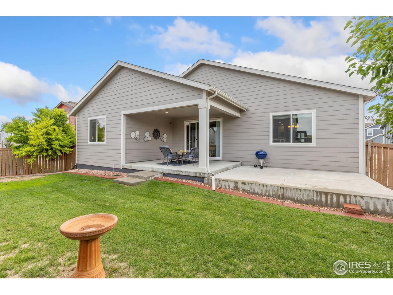 302 Rocking Chair Dr