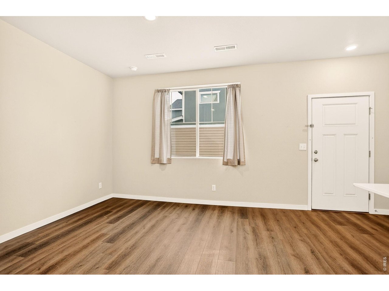 307 Penguin St