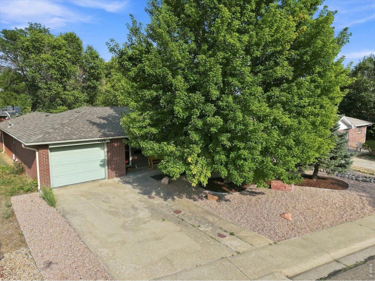 1226 Linden St