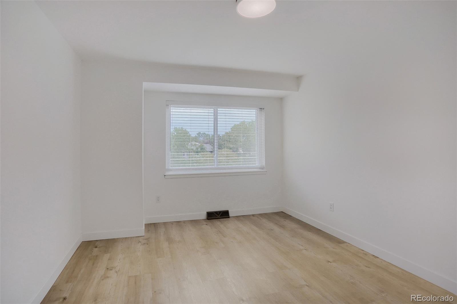 5046 W 103rd Circle