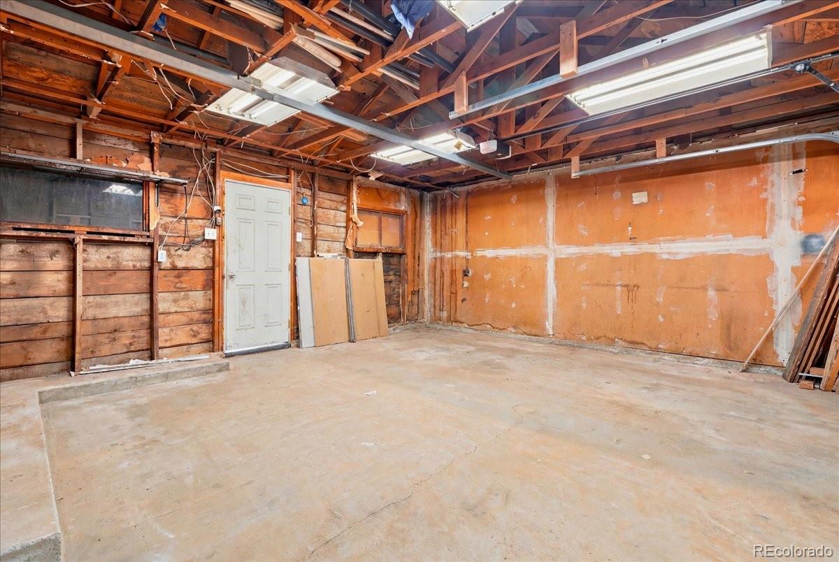 7194 Garden Lane