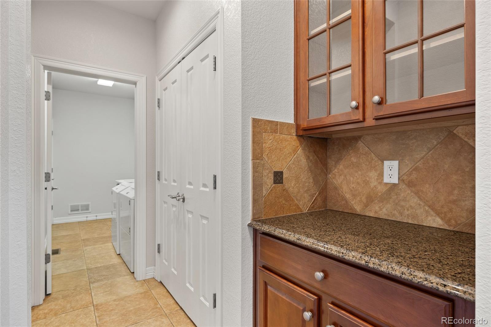 2810 Eagle Circle